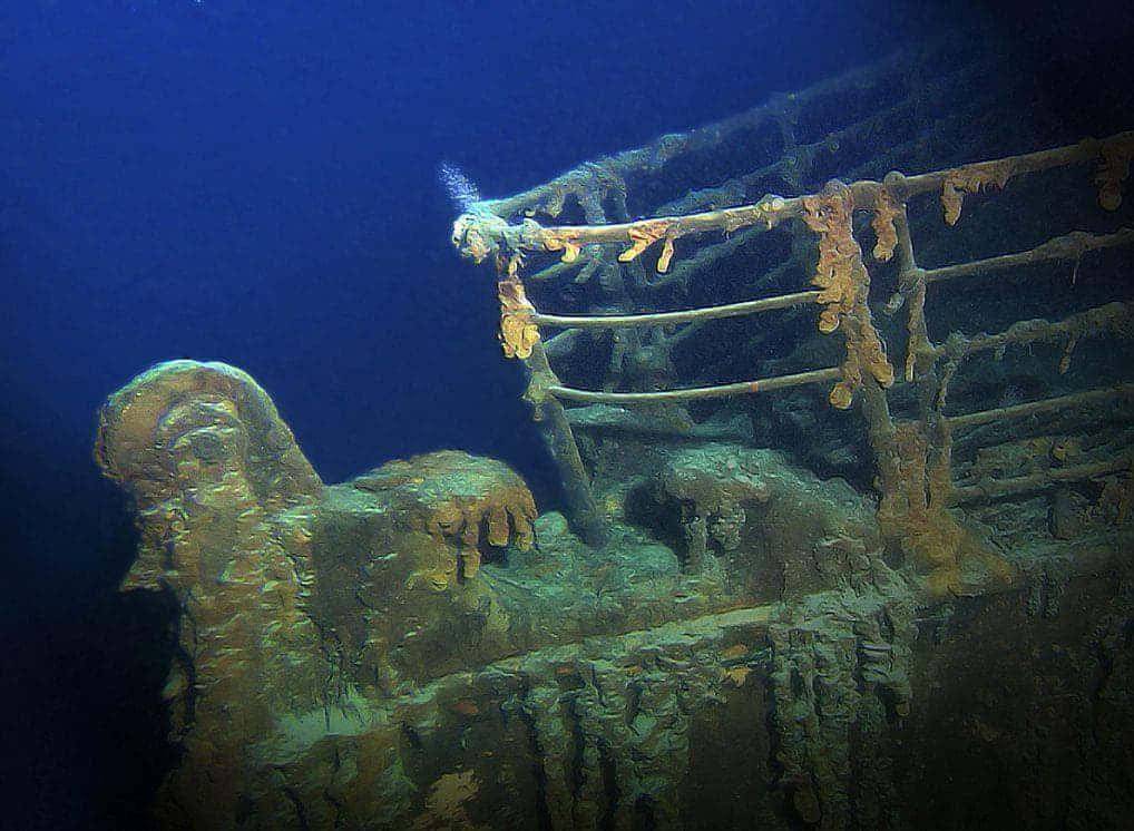 Immaginedel Ponte Di Osservazione Del Titanic Sott'acqua.