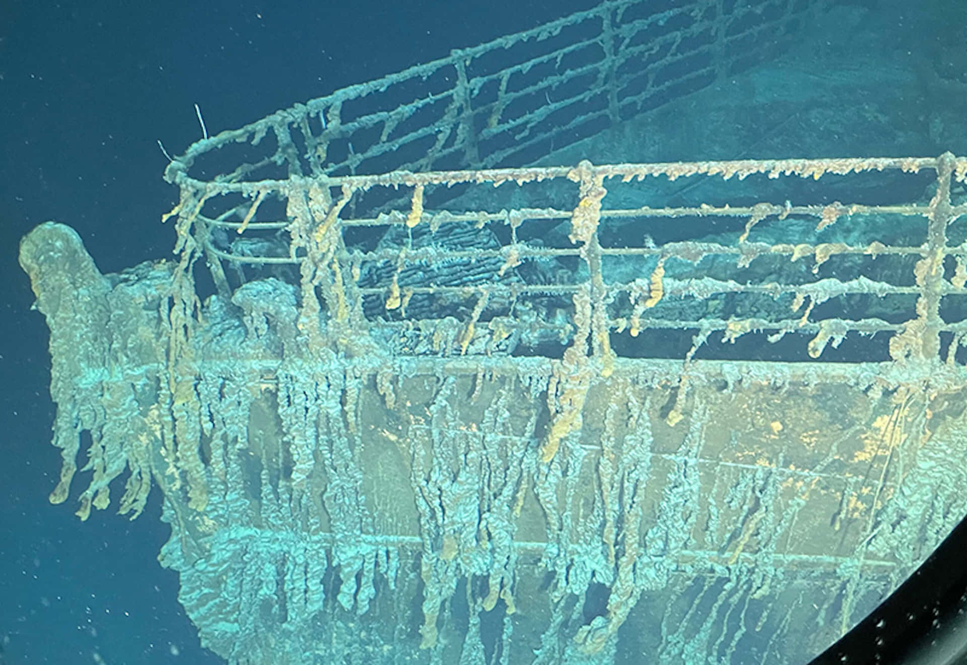 Immaginedel Titanic Vista Frontale Sott'acqua