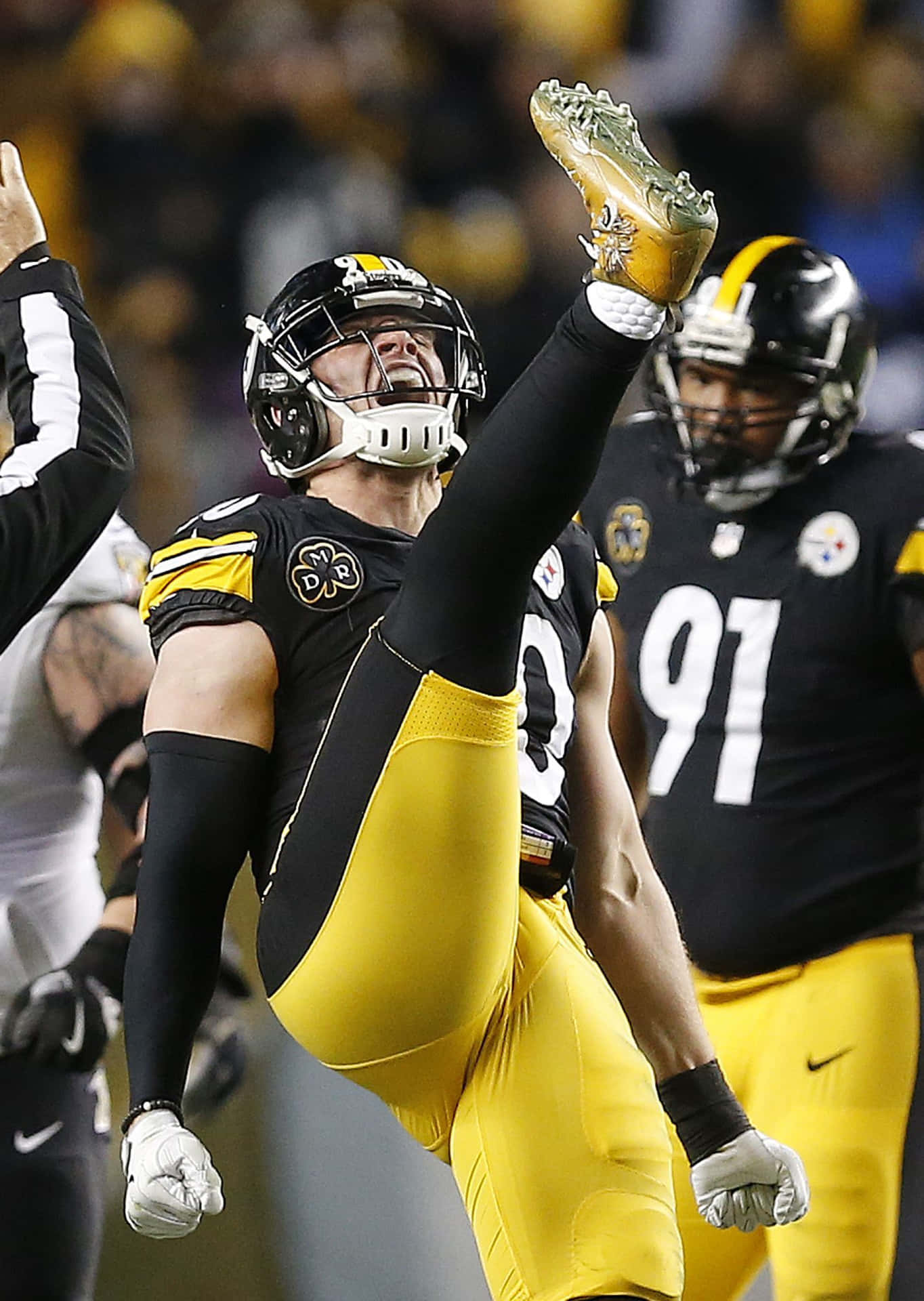 T.J. Watt sparker Pittsburgh Steelers-sæsonen i gang med et brag! Wallpaper
