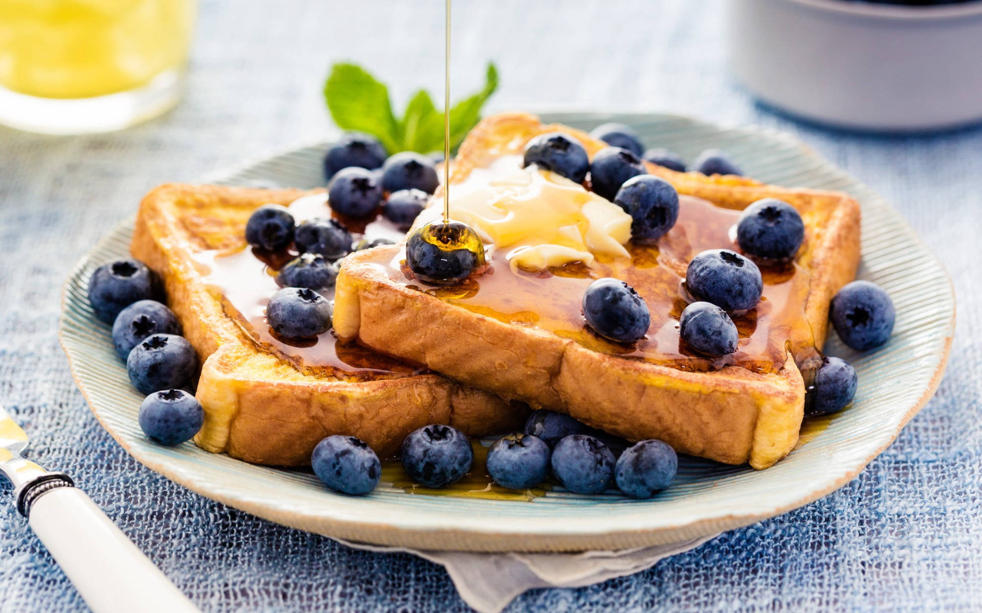 Toasted Bread With Berries Wallpaper