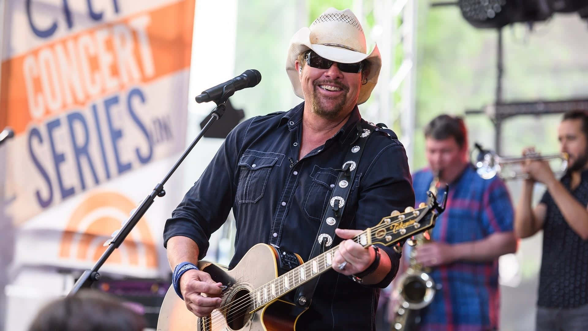 Toby Keith Live Concert Performance Wallpaper