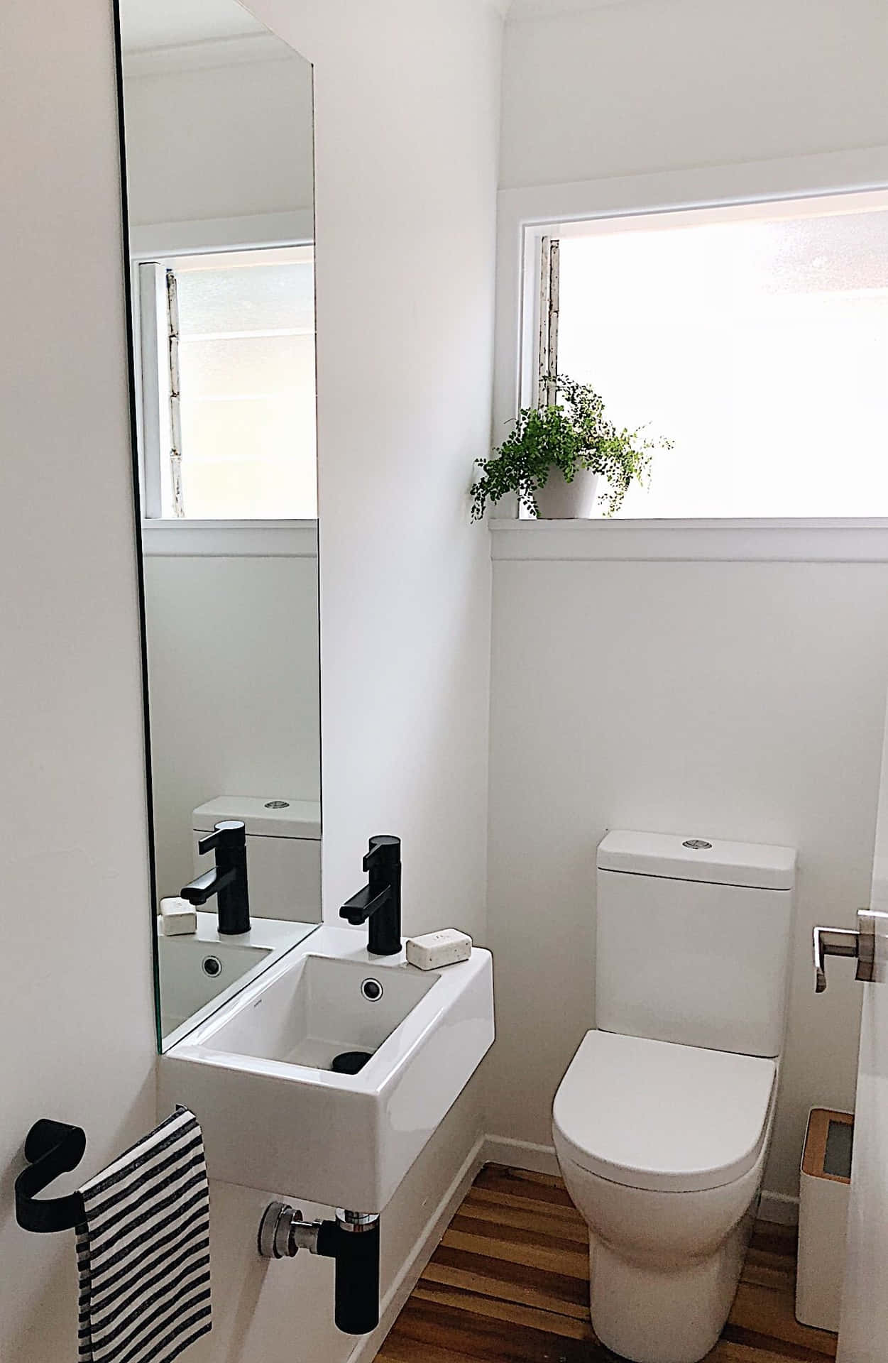 Modern and Elegant Home Bathroom