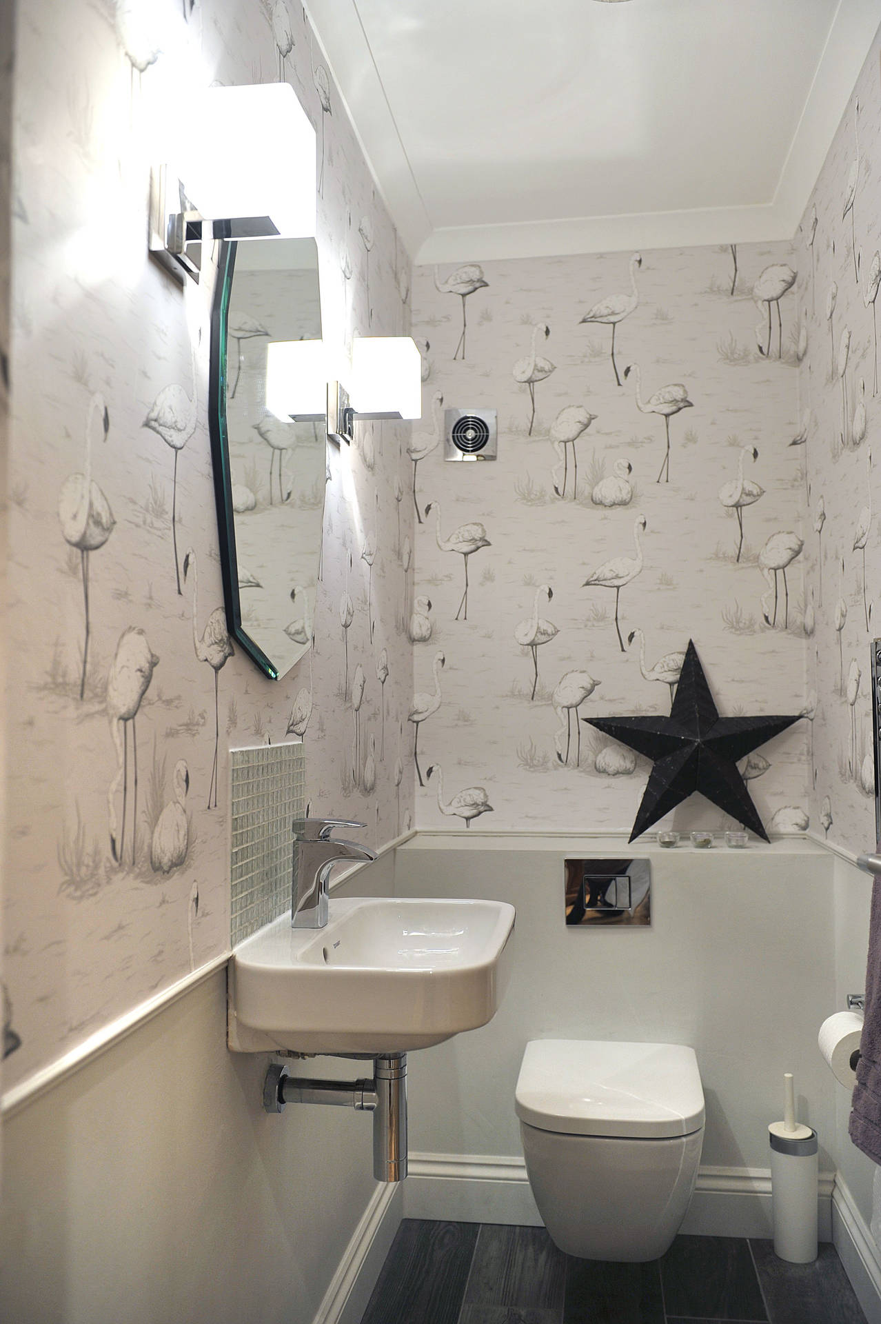 Toilet Flamingo Black&White Wallpaper
