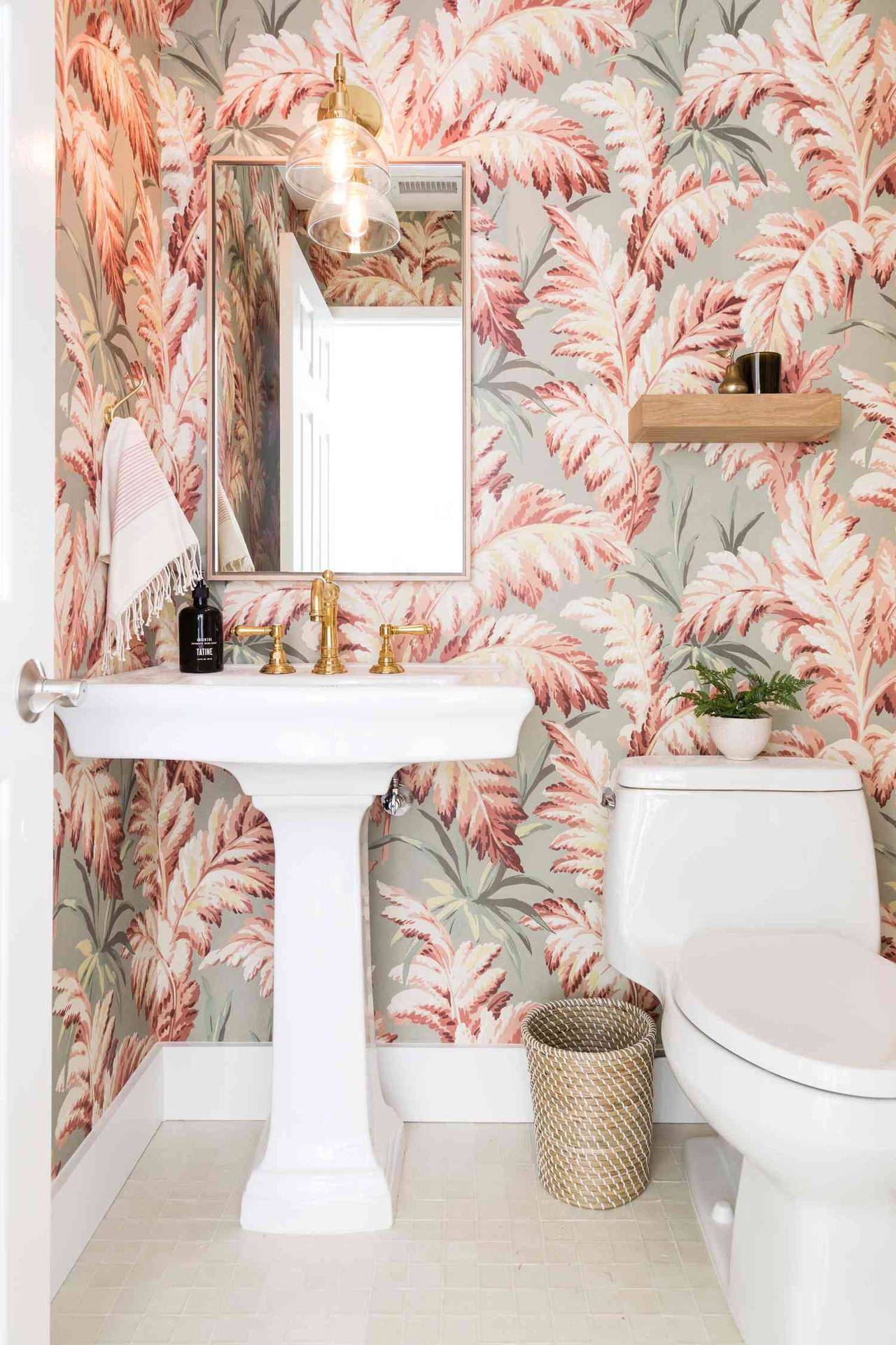 Toilet Pink Pluma Leaf Wallpaper