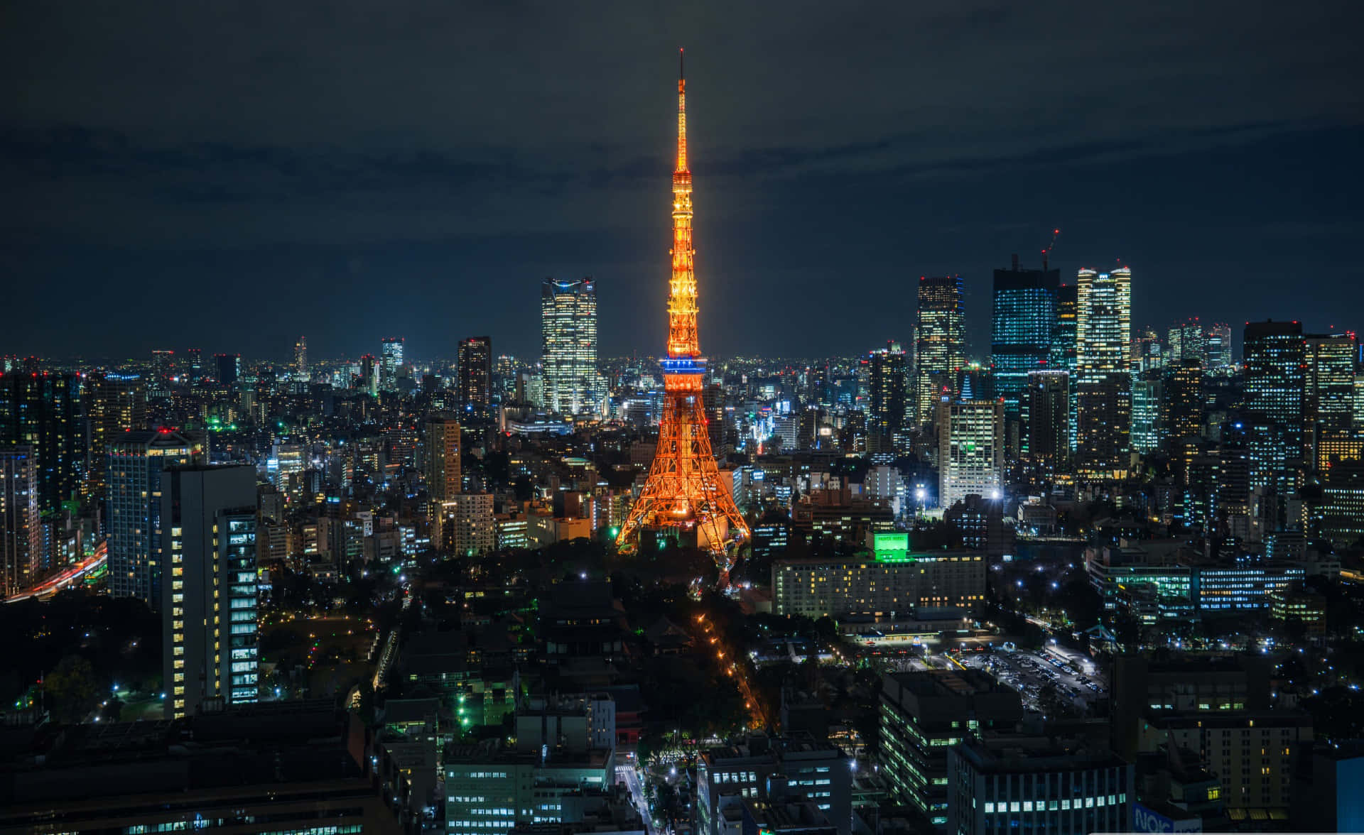 Fondode Pantalla De Tokio Con Un Brillante Color Amarillo Y La Torre De Tokio.