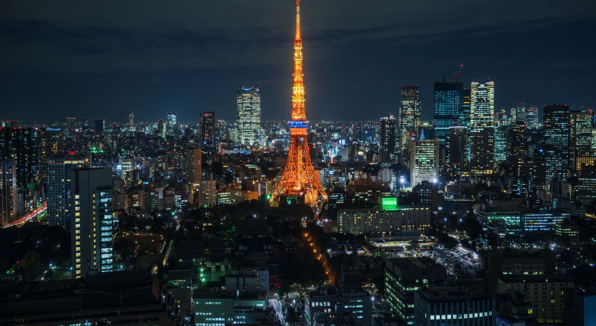 Ilpanorama Notturno Scintillante Di Tokyo.