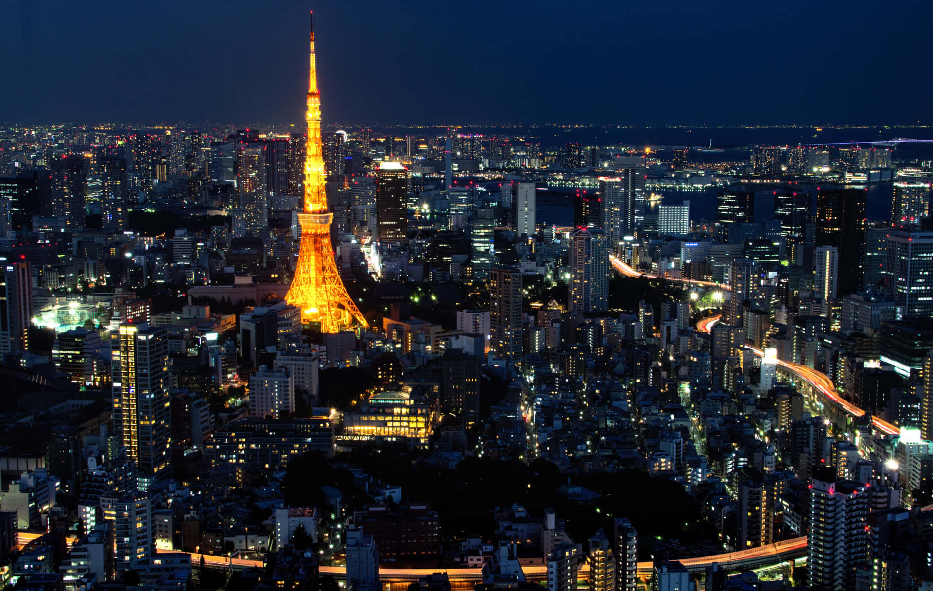 Disfrutade La Magia De Tokio Durante La Noche.