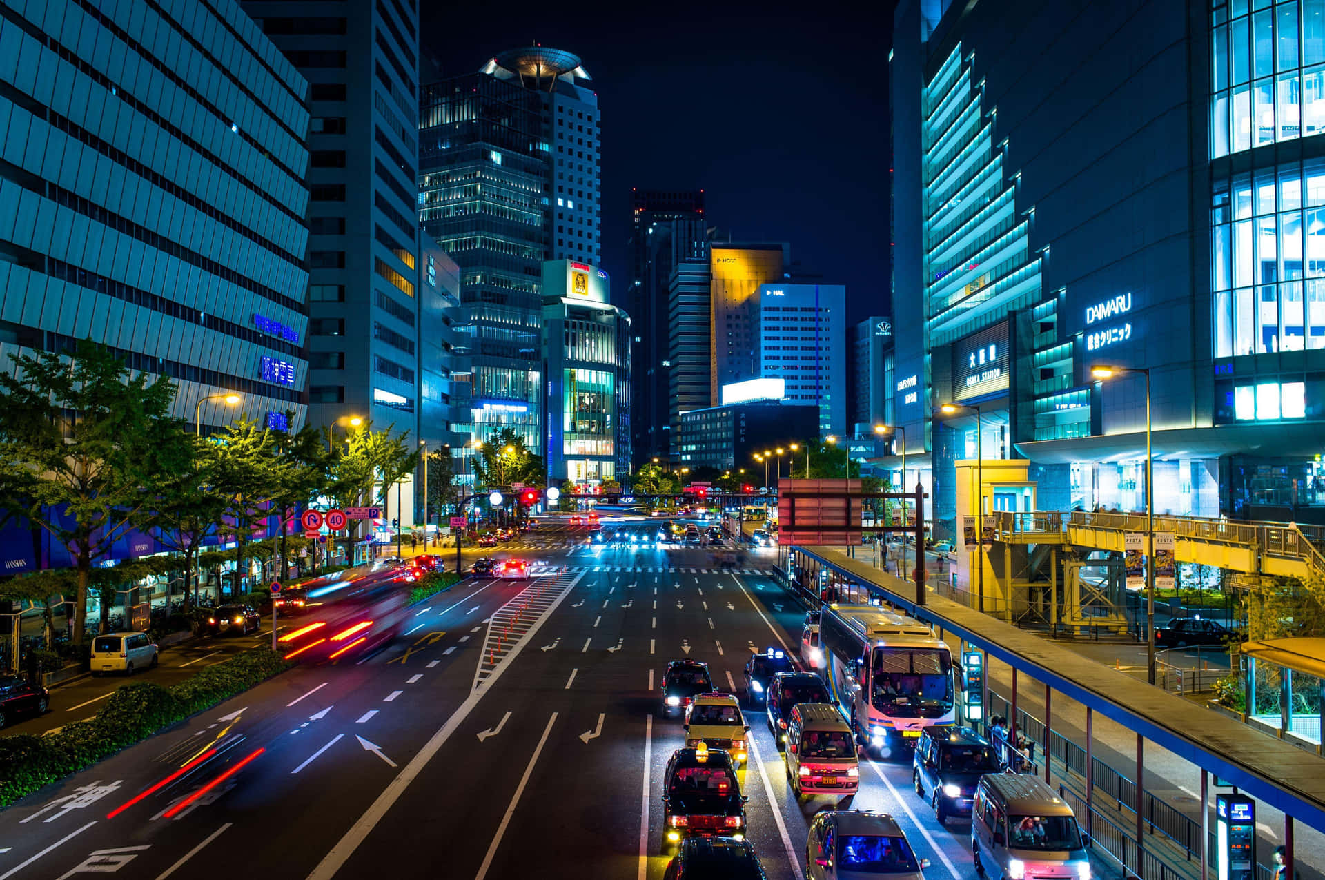 Tokyo Nighttime Cityscape Traffic Wallpaper