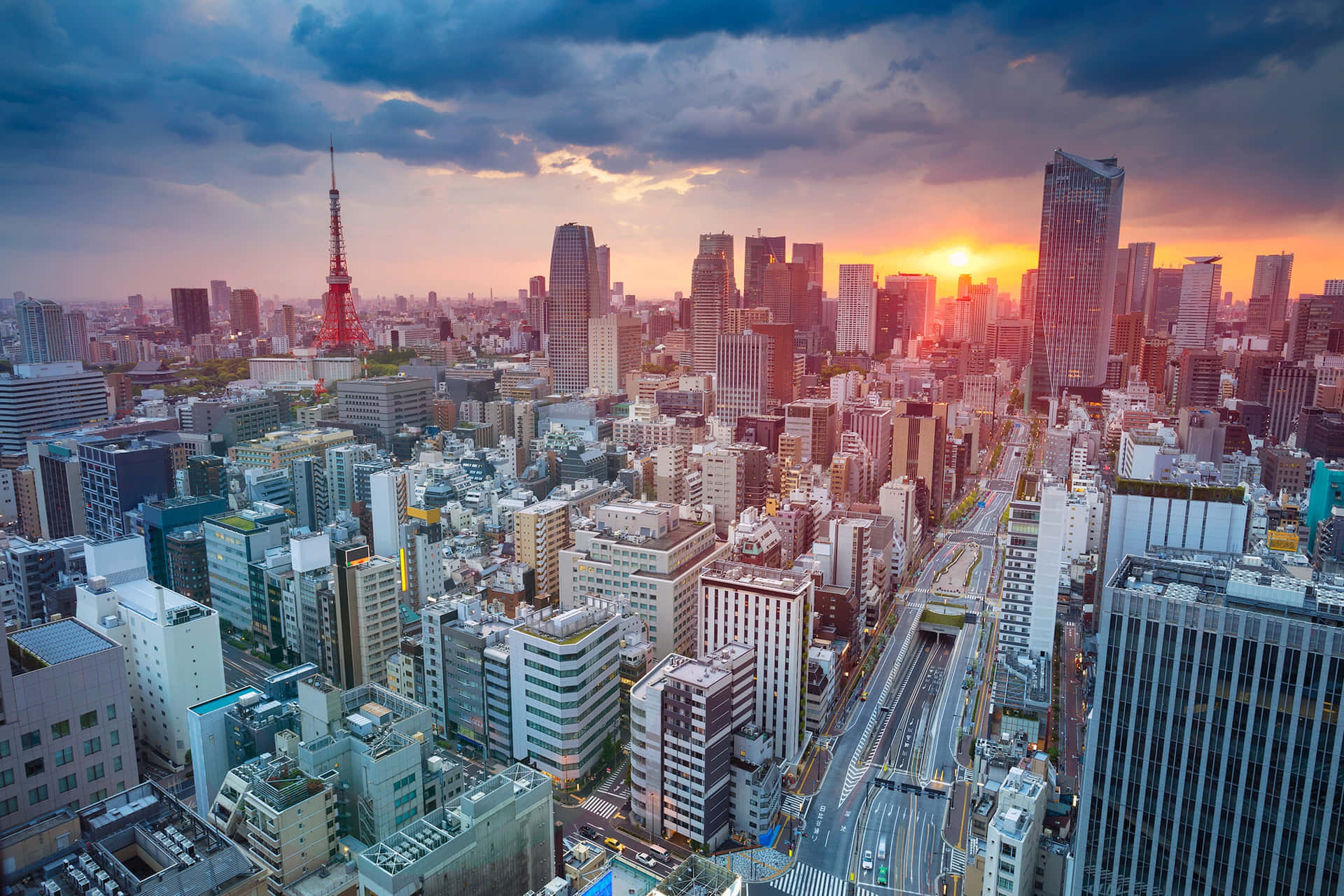 Skylineilluminata Di Tokyo Al Tramonto