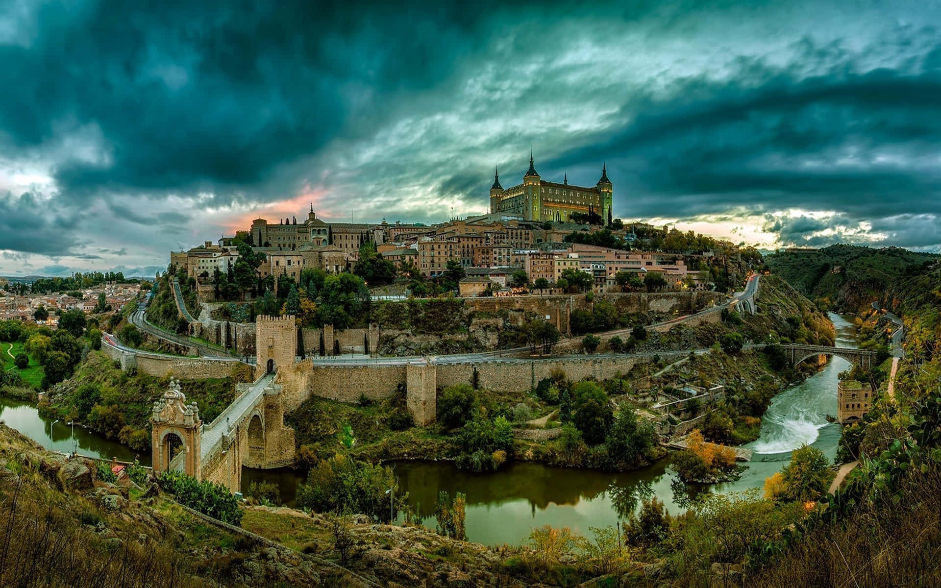 Toledocattedrale Sfondo Estetico Blu Per Il Desktop Sfondo