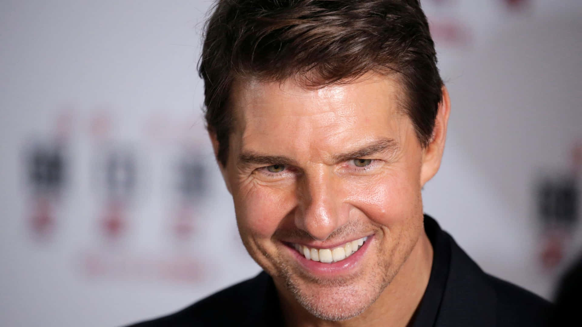 Tom Cruise 2021 Pictures 2048 X 1152 Picture