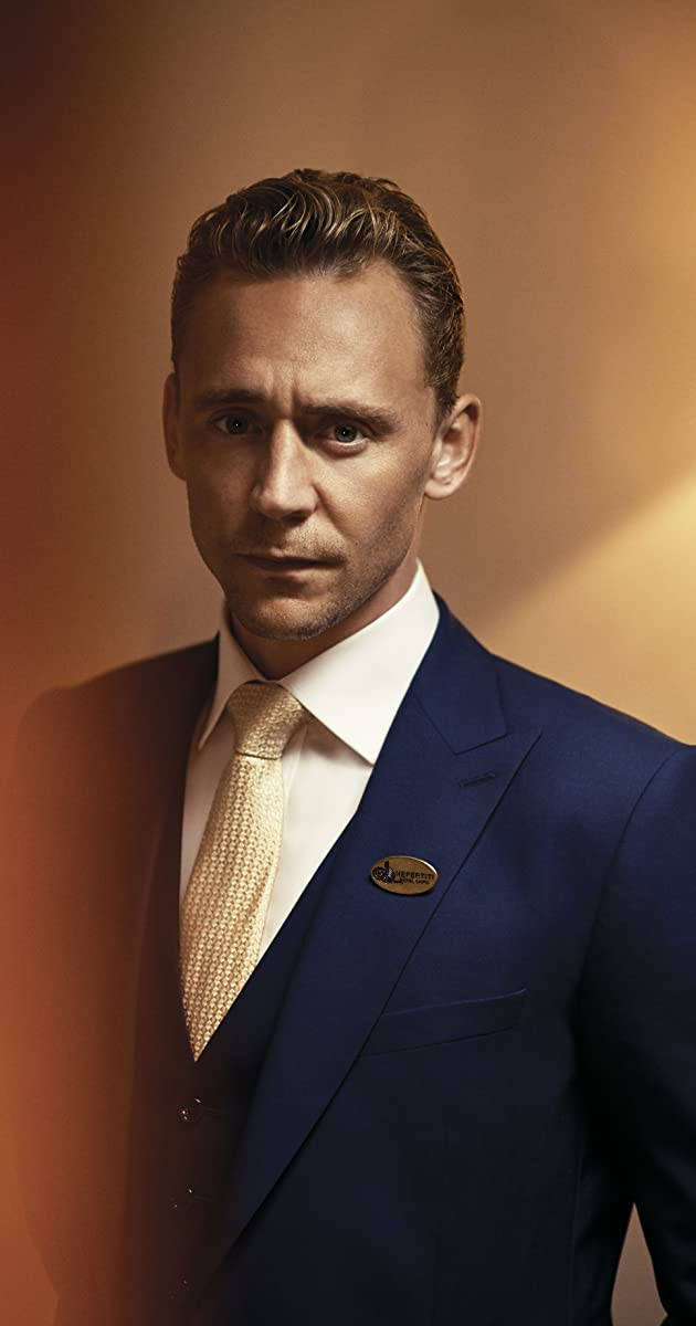 Tom Hiddleston som Jonathan Pine tapet. Wallpaper