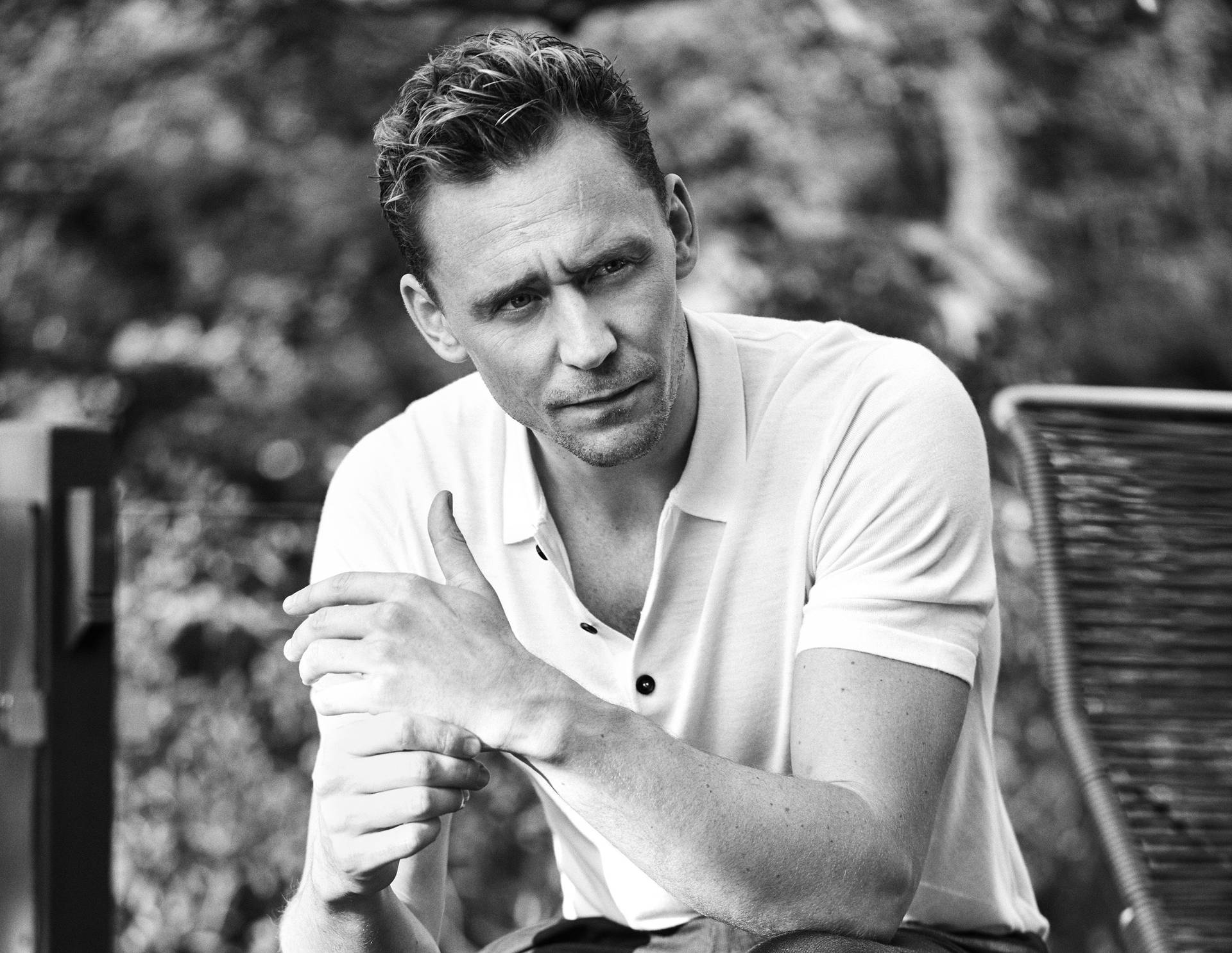 Tom Hiddleston For Esquire UK Tapet Wallpaper