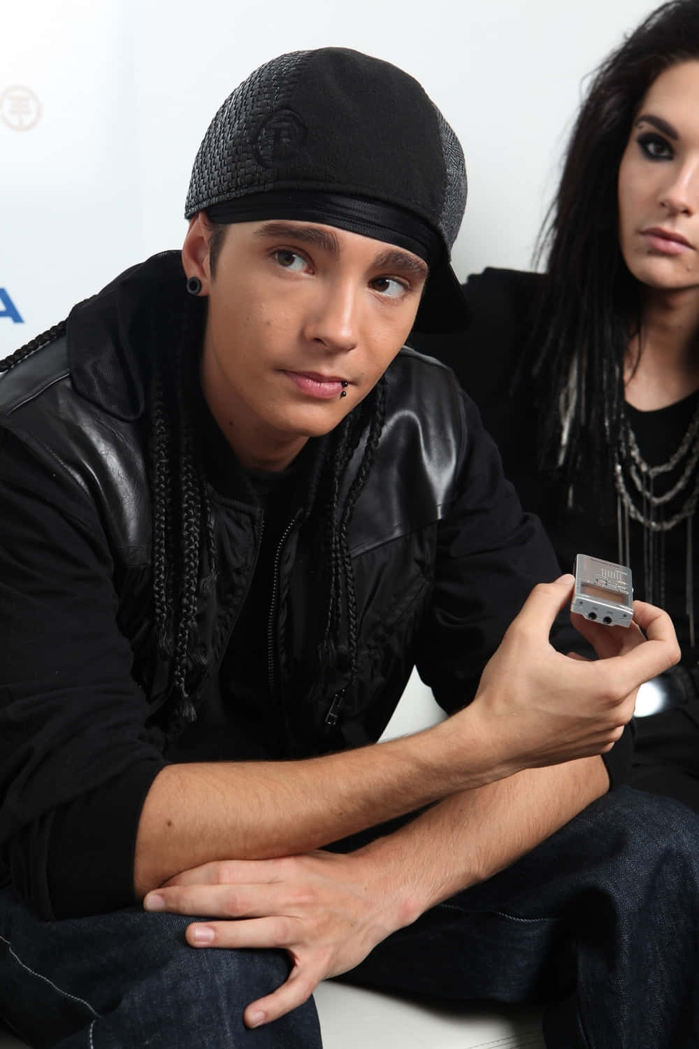 Tom Kaulitz Casual Portraitwith Friend Wallpaper