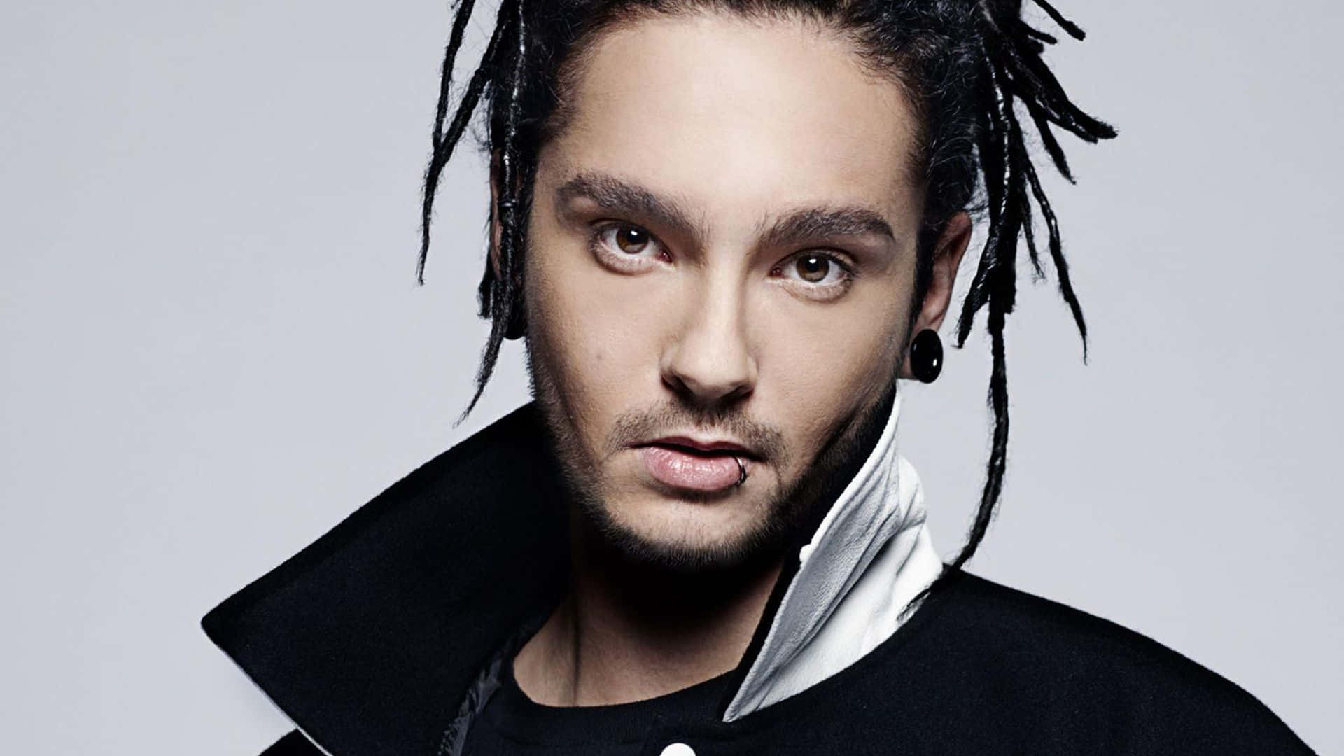 Tom Kaulitz Portrait Wallpaper