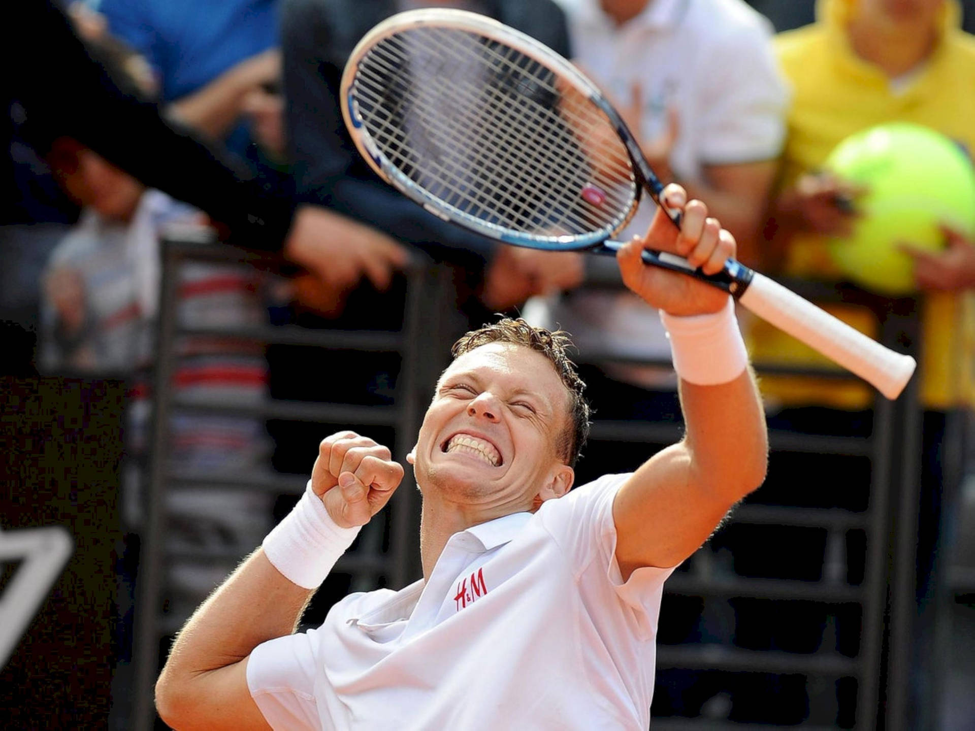 Tomas Berdych Happy And Smiling Widely Wallpaper
