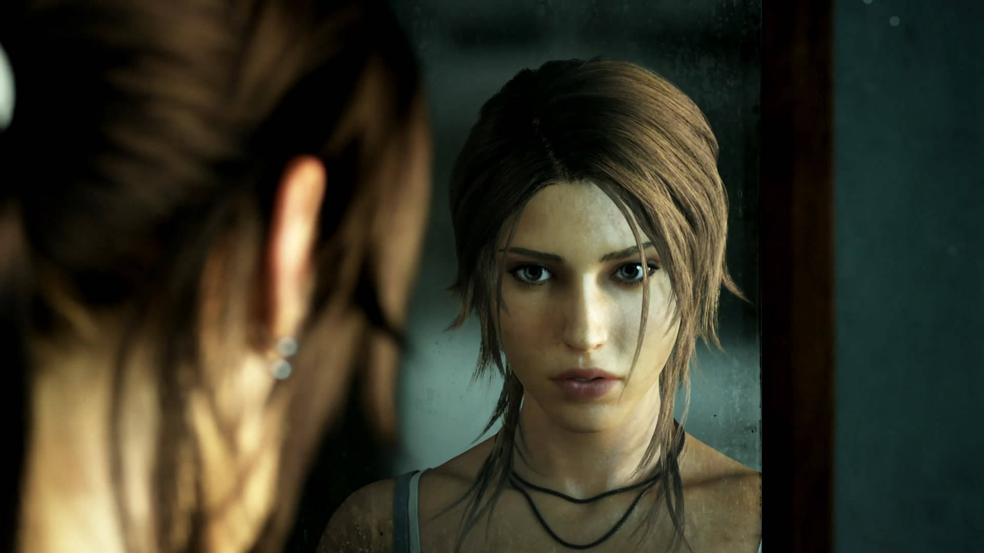 Tombraider 9: Lara Croft Che Guarda Allo Specchio. Sfondo