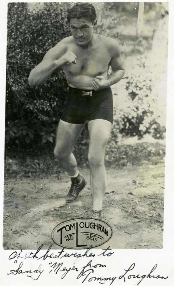 Boxer Tommy Loughran træner udendørs Wallpaper