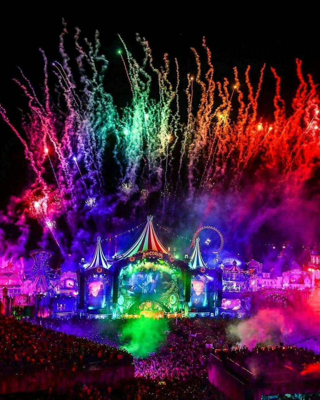 Tomorrowland Carnival Stage Wallpaper: Tag scenen fra en Tomorrowland-karneval! Wallpaper