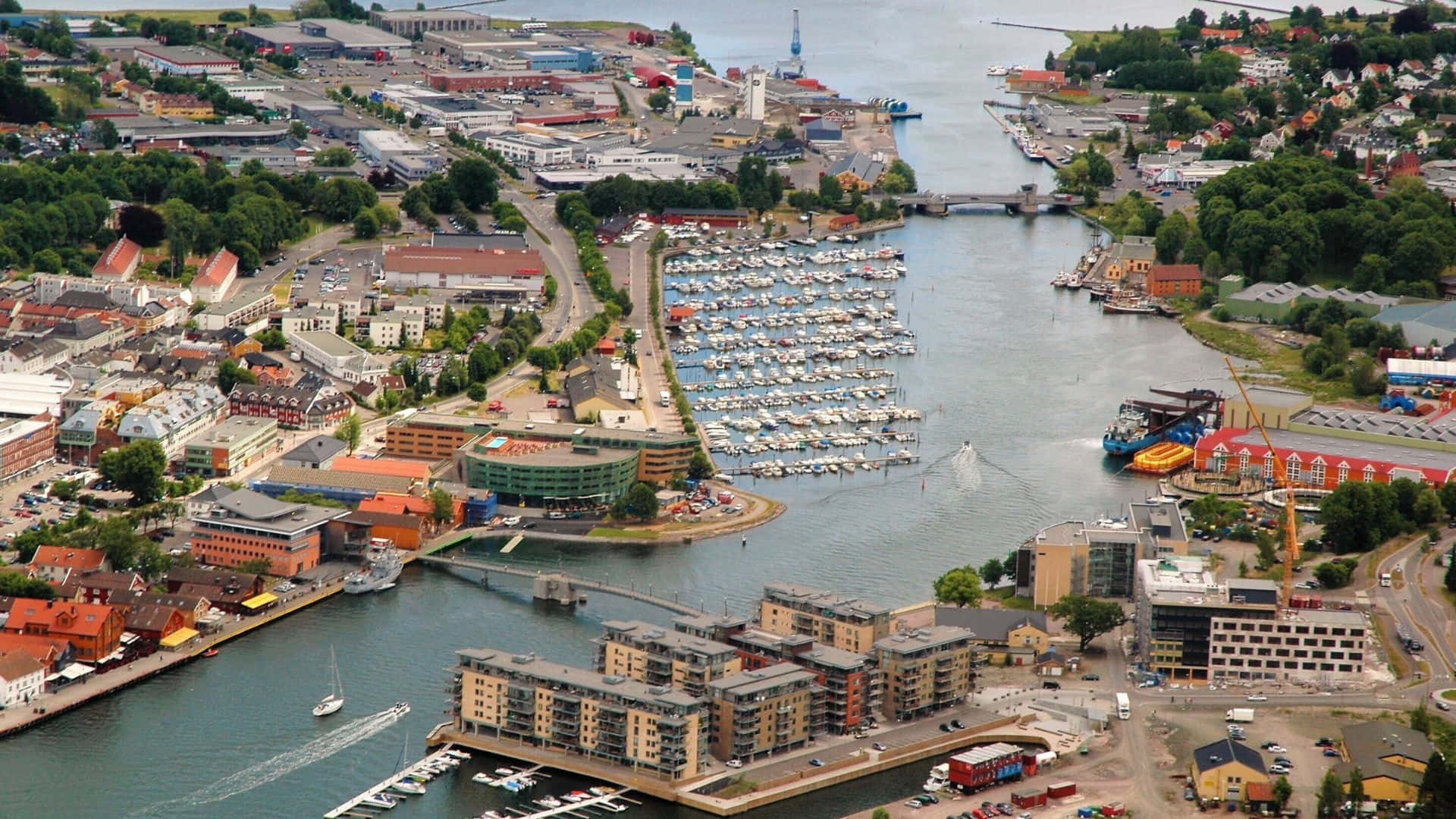 Vue Aérienne De Tønsberg Norvège.jpg Fond d'écran