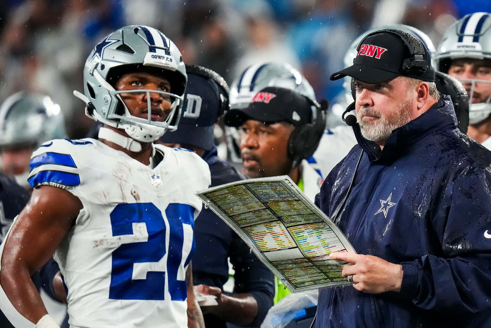 Discussion Stratégique De Jeu De Tony Pollard Dallas Cowboys Fond d'écran