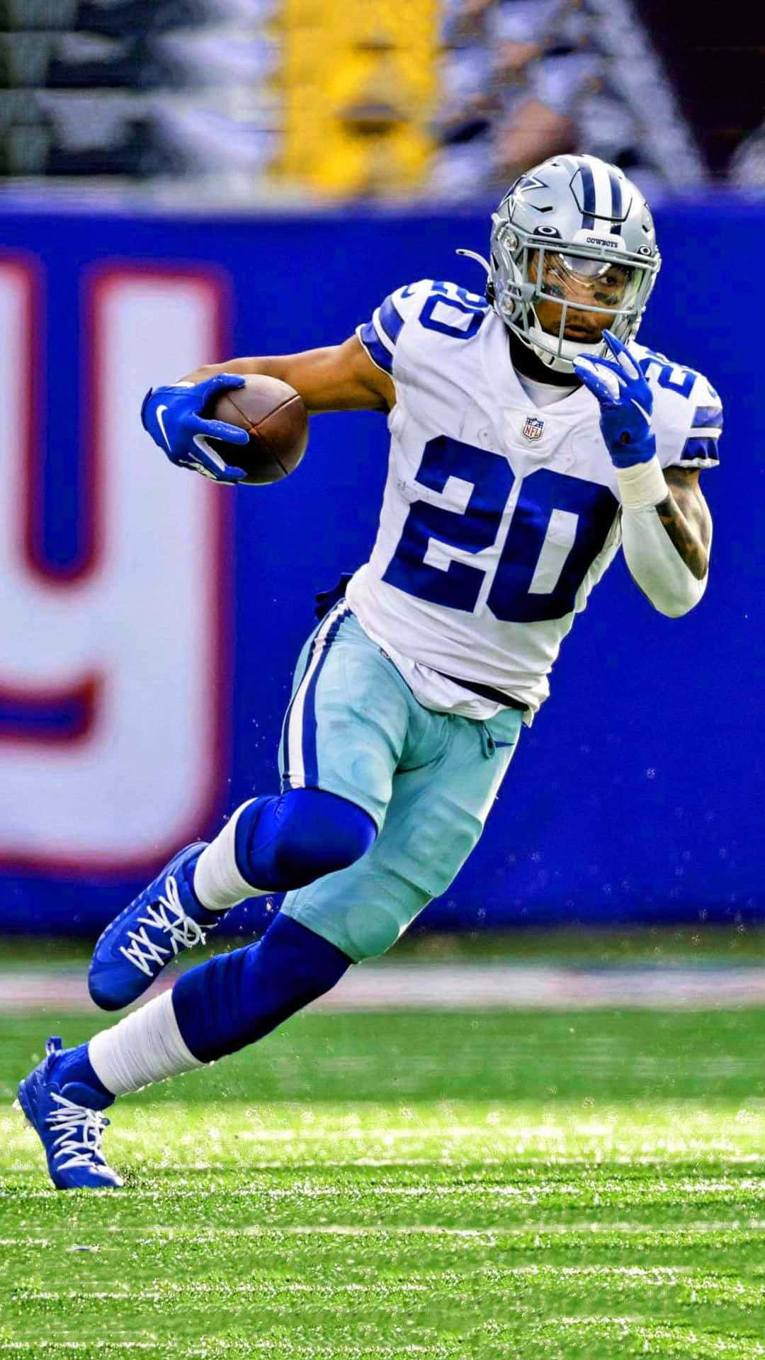 Tony Pollard Dynamic Run Dallas Cowboys Wallpaper