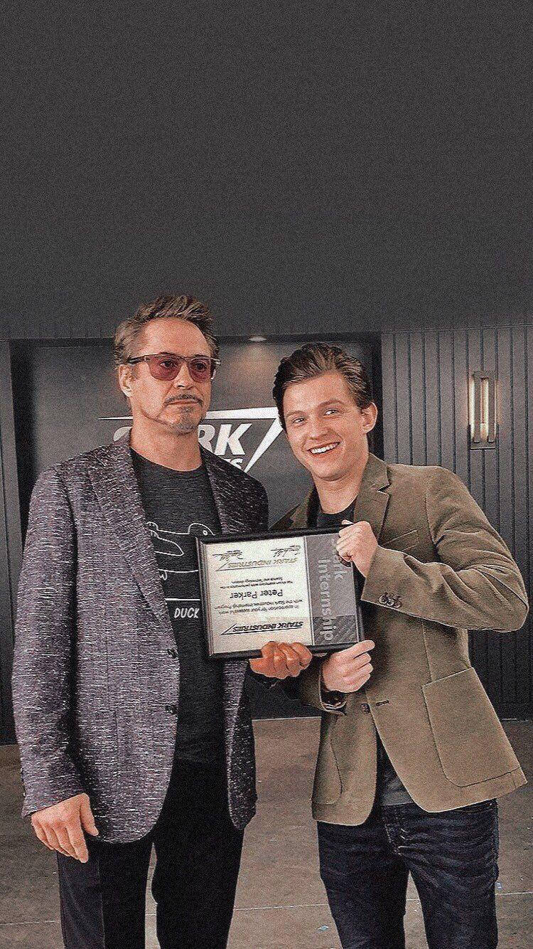 Tony Stark og Peter Parker på et maleri Wallpaper
