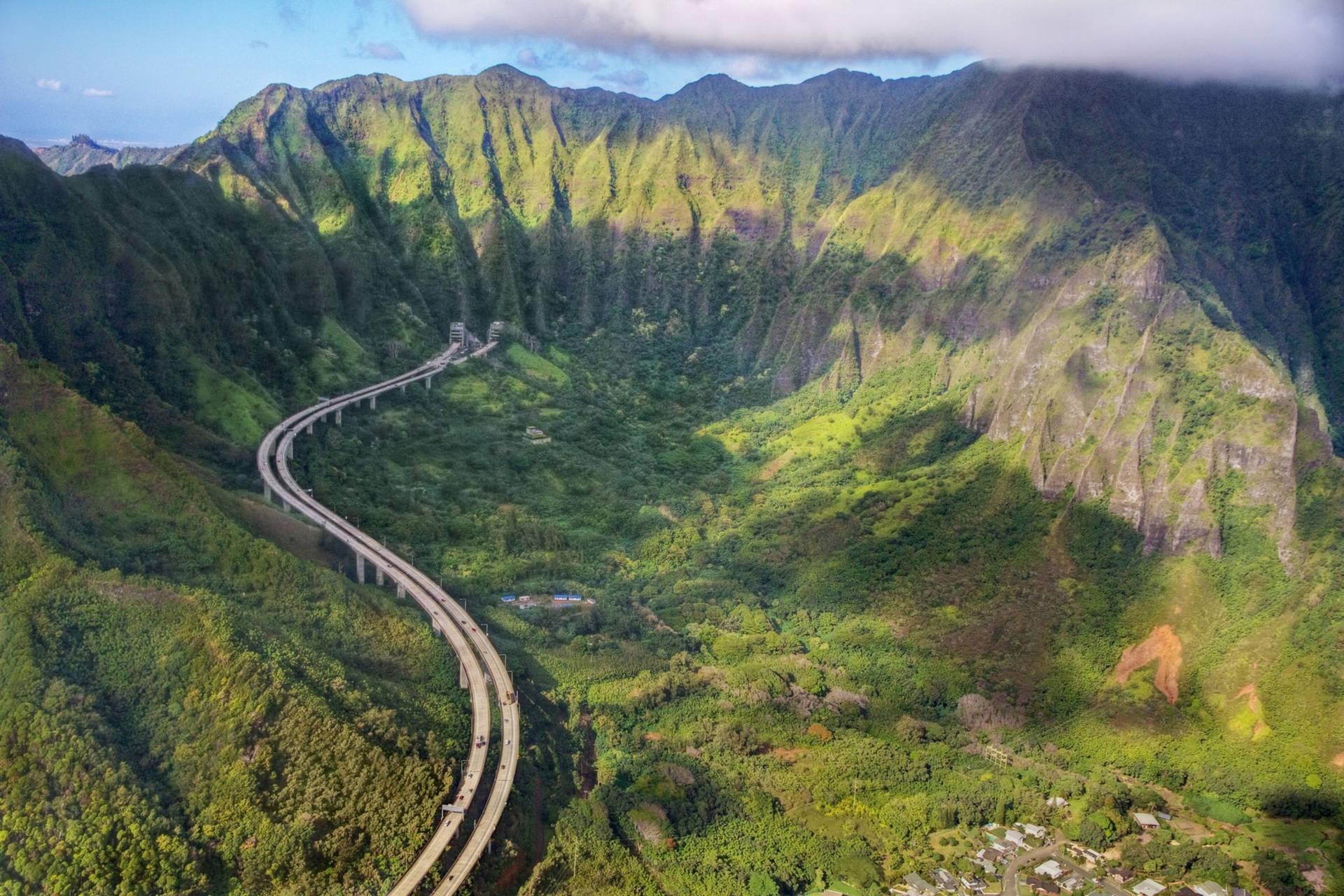 Top View Of Highway In Oahu Wallpaper