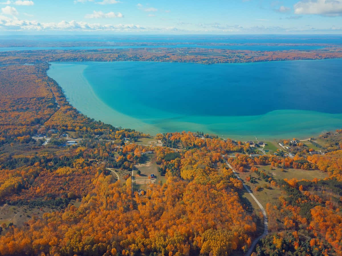 Bellissimotorch Lake Nel Michigan