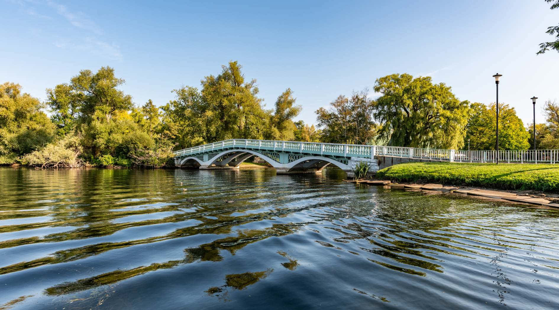 Schilderachtige Brug Op Toronto Eilanden Achtergrond