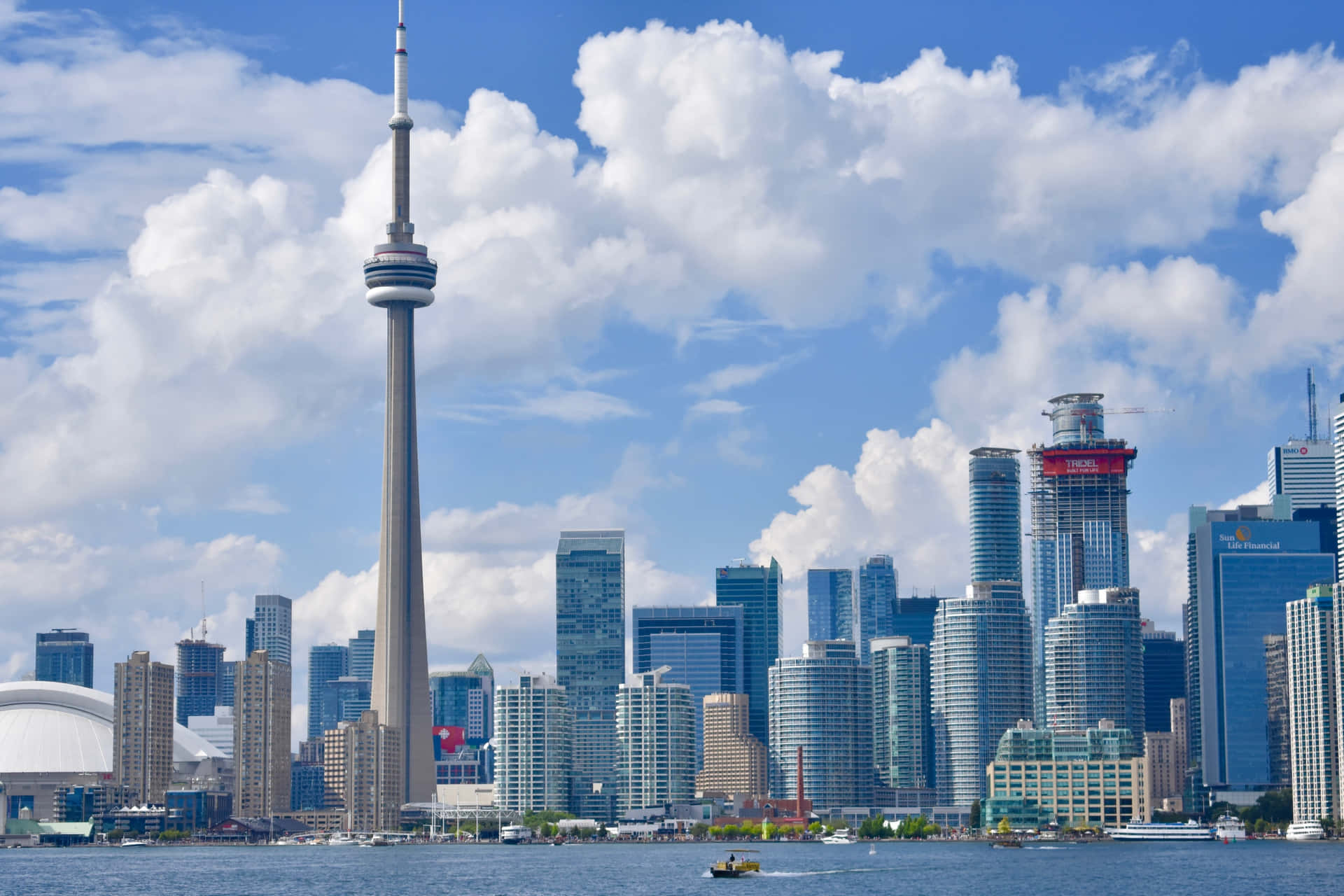 The stunning skyline of Toronto, Canada