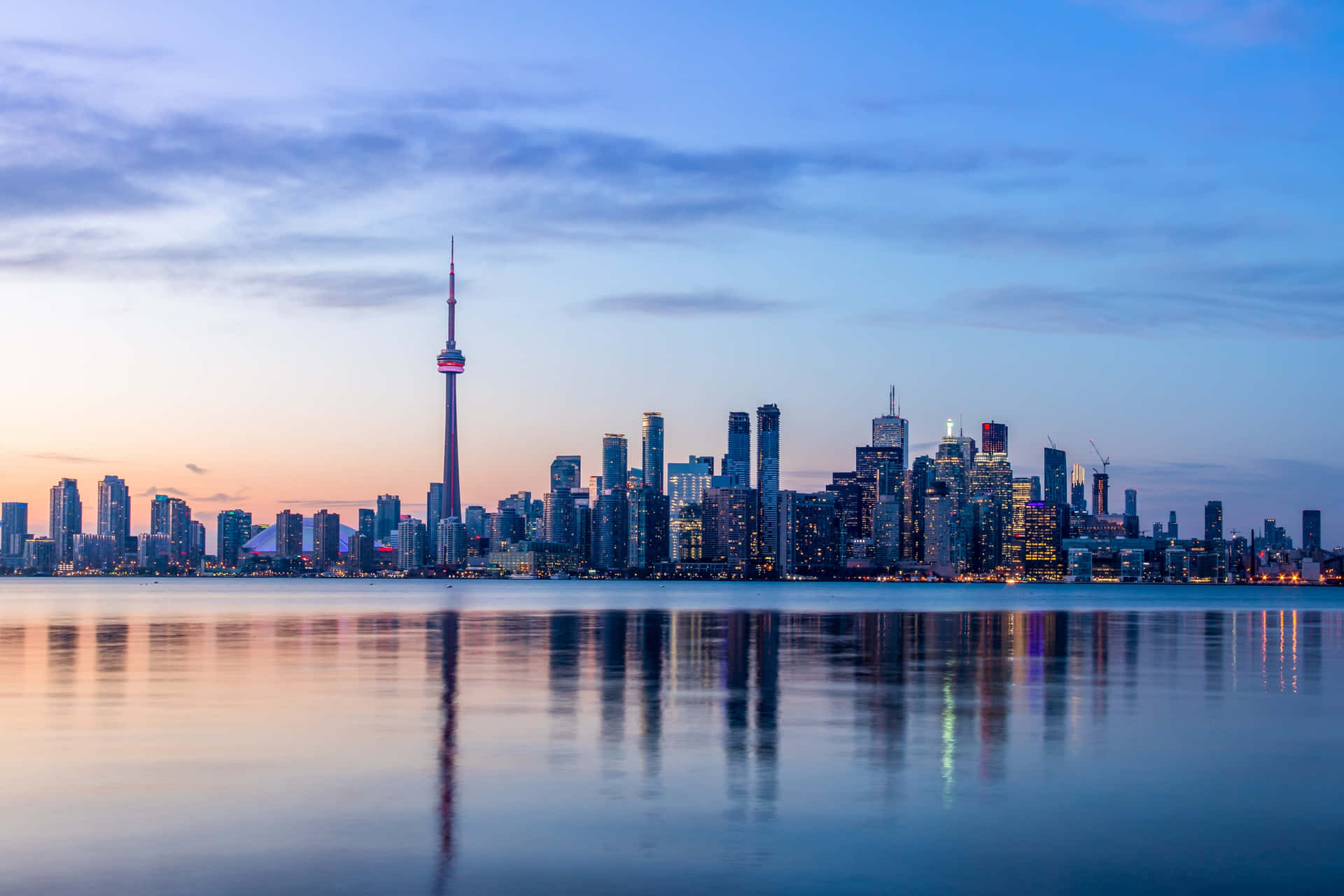 Enjoy a Beautiful Evening of the Toronto Skyline!
