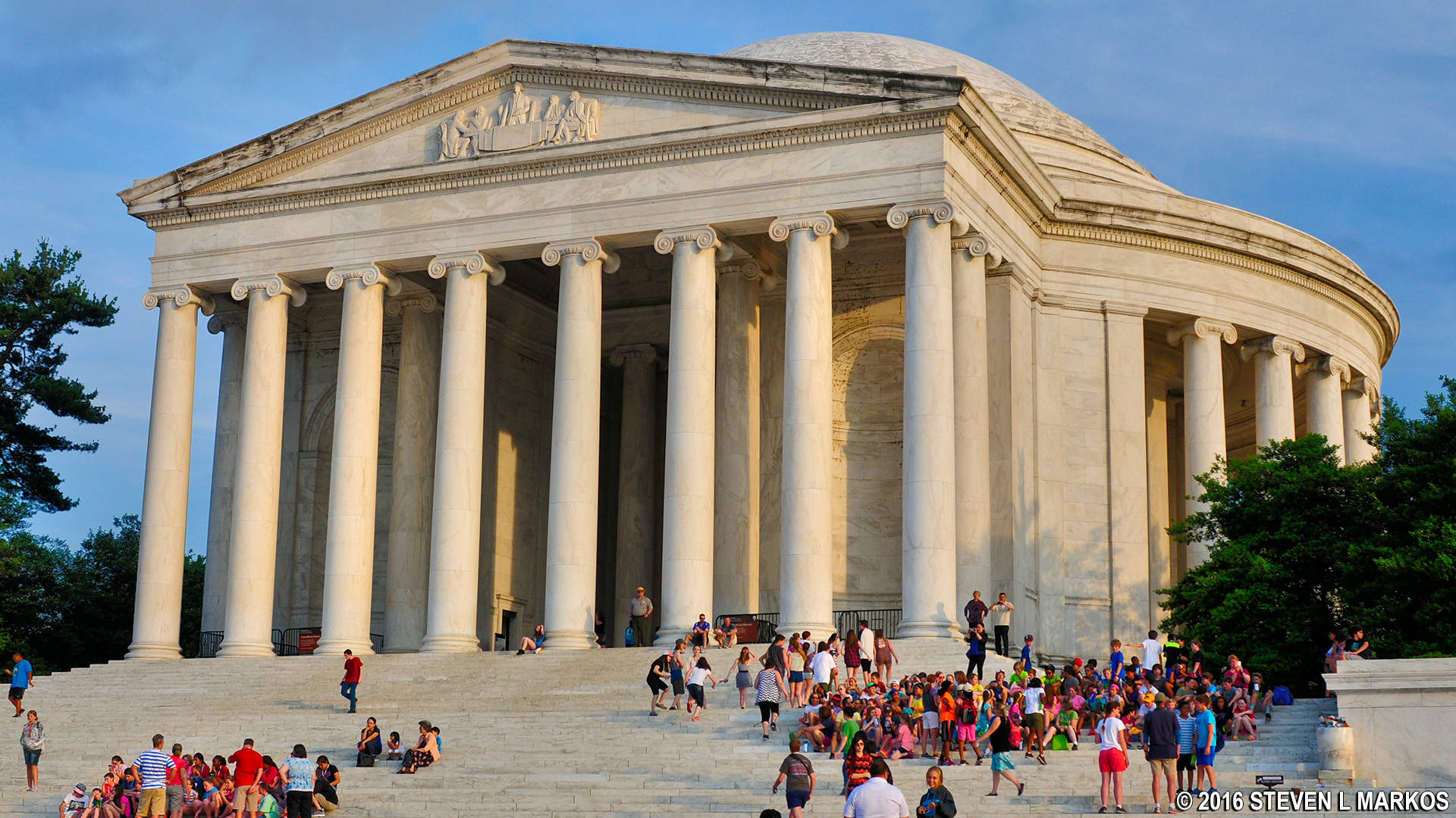 Tourist Crowds In Jefferson Memorial Background