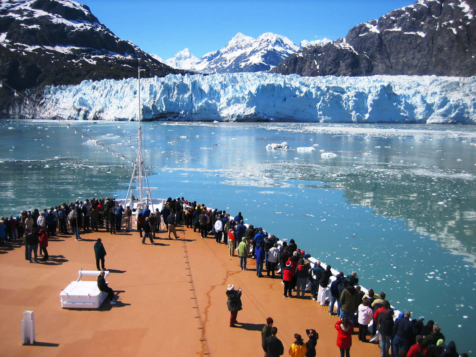 Tourists Cruise Ship In Glacier Bay National Park Wallpaper