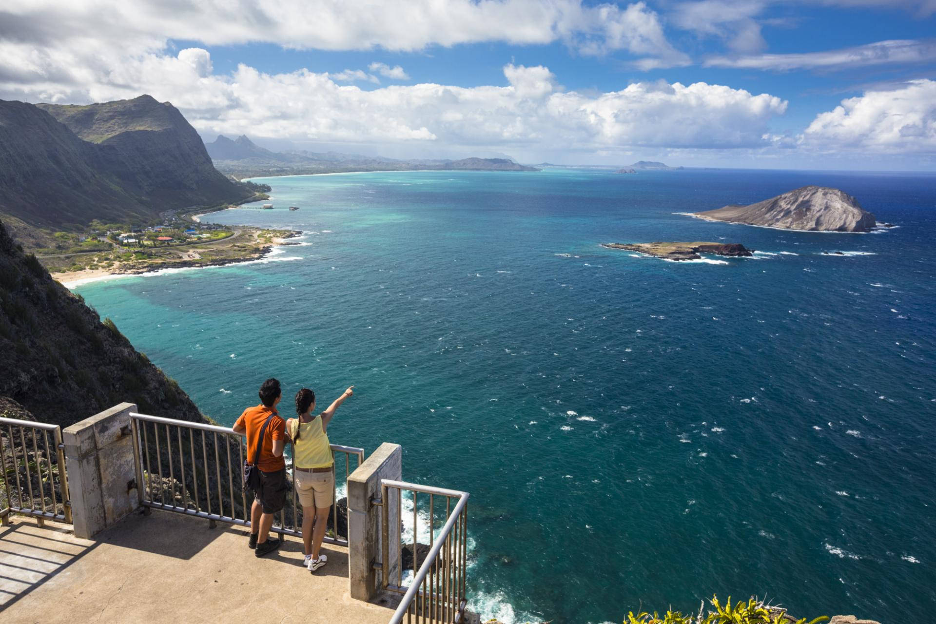 Tourists Overlooking Oahu Ocean View Wallpaper