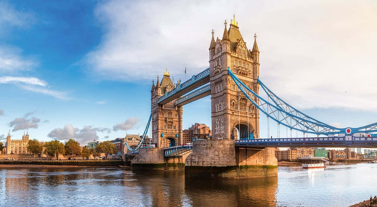Tower Bridge London Sunny Day Wallpaper