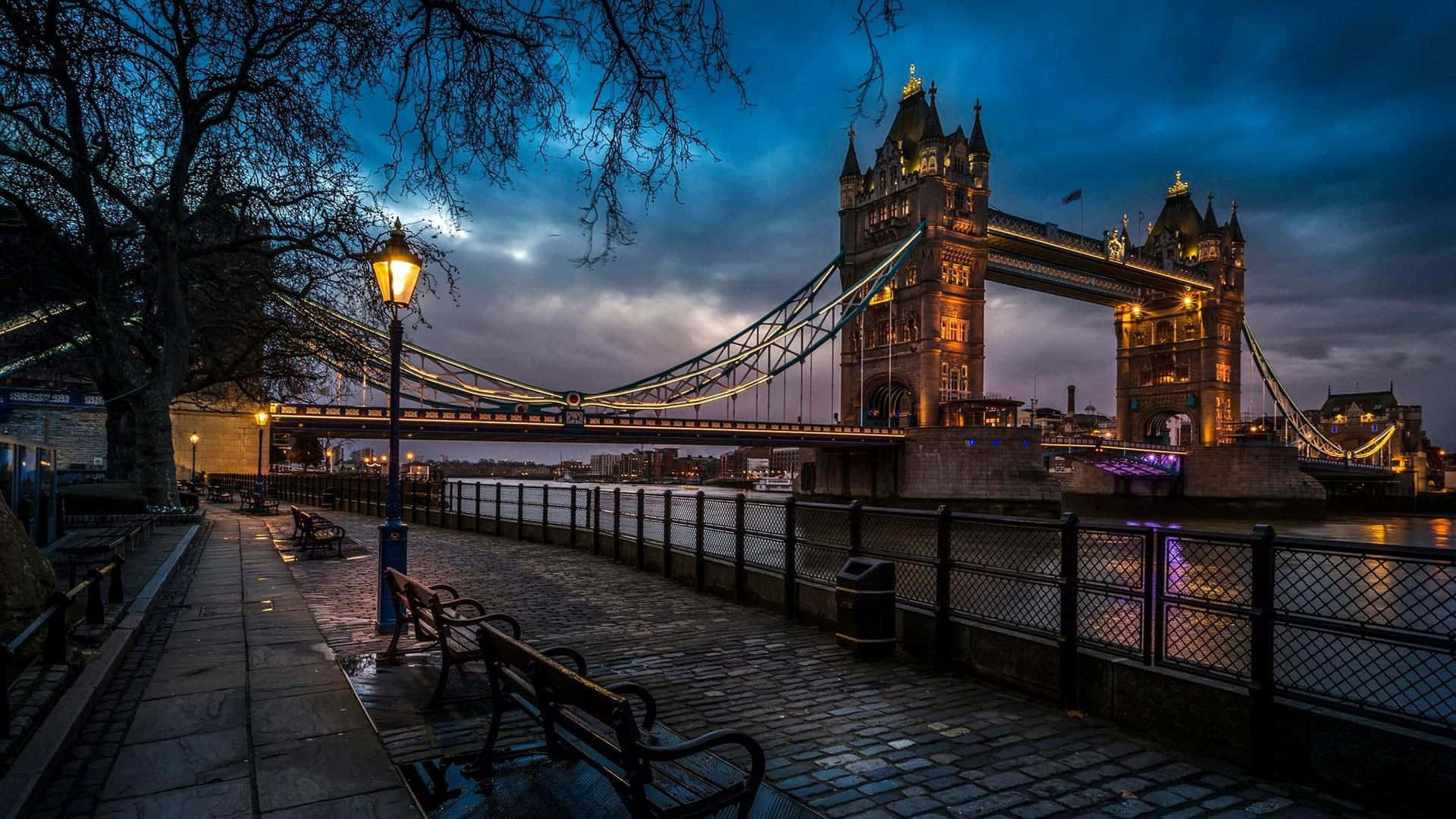Tower Bridge Under Evening Sky Wallpaper