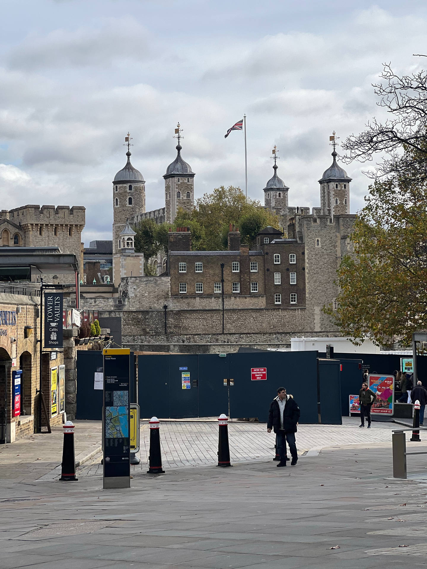 Tower Of London Blue Gates Wallpaper