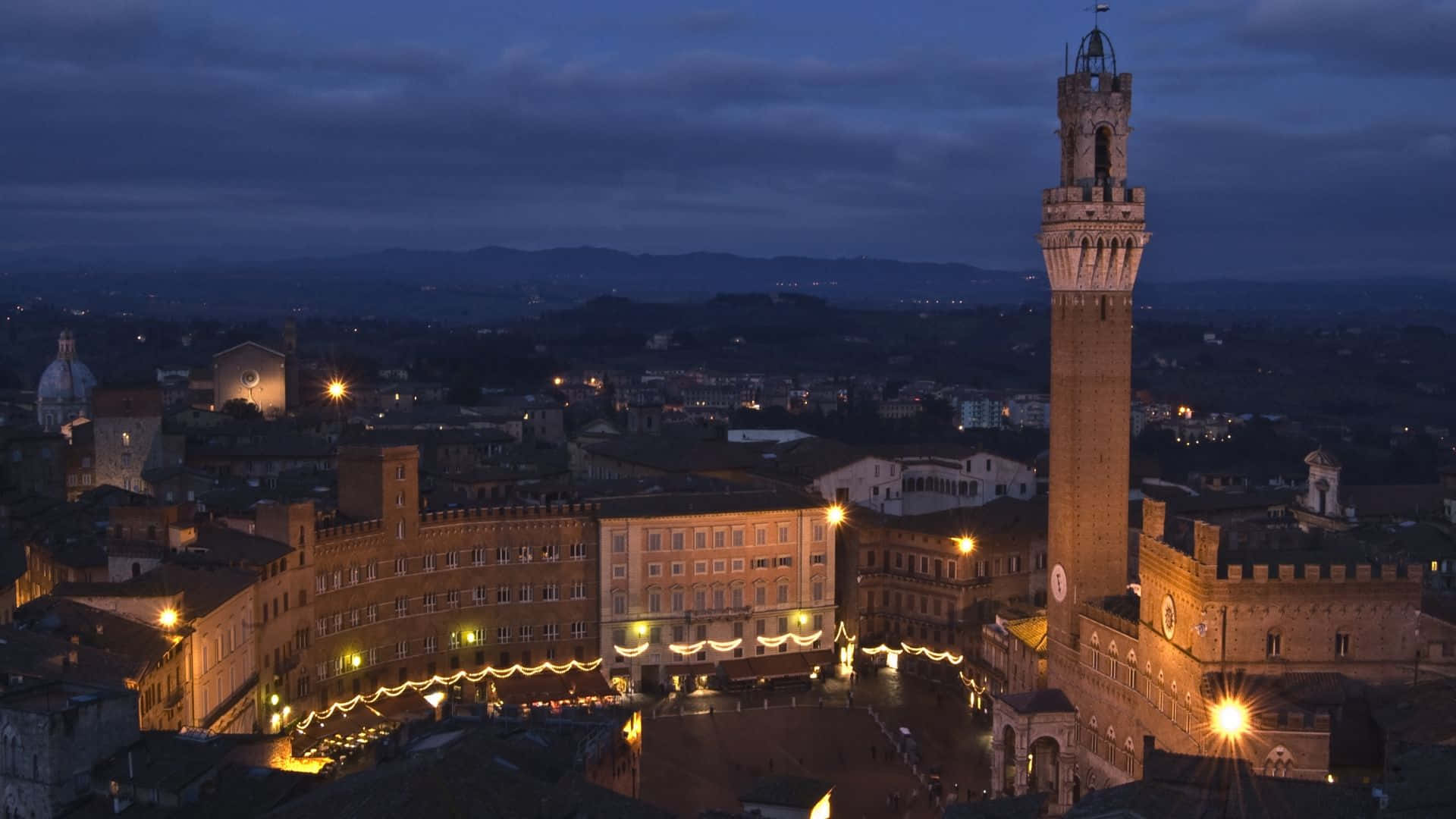 Tårn af Mangja i Siena om natten Wallpaper