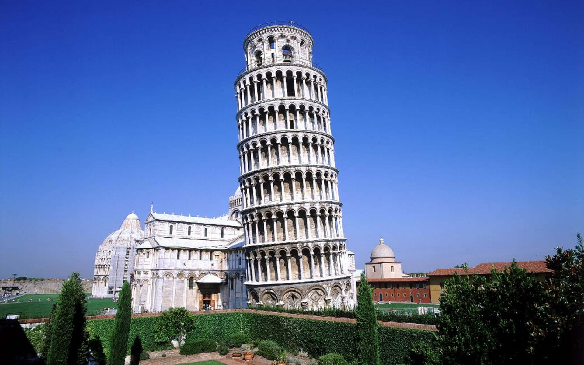 Torrede Pisa Inclinada Cuatro Grados. Fondo de pantalla