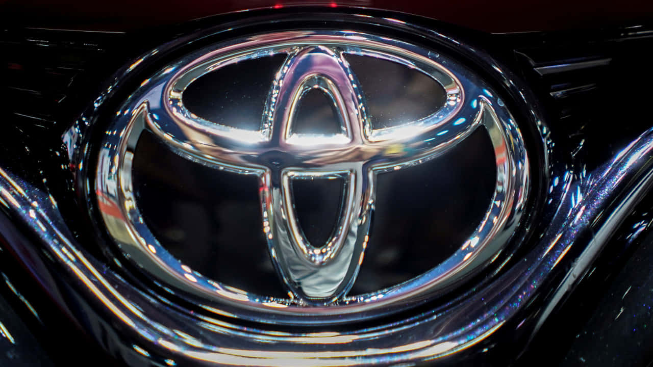 Logotipode Toyota En Un Auto