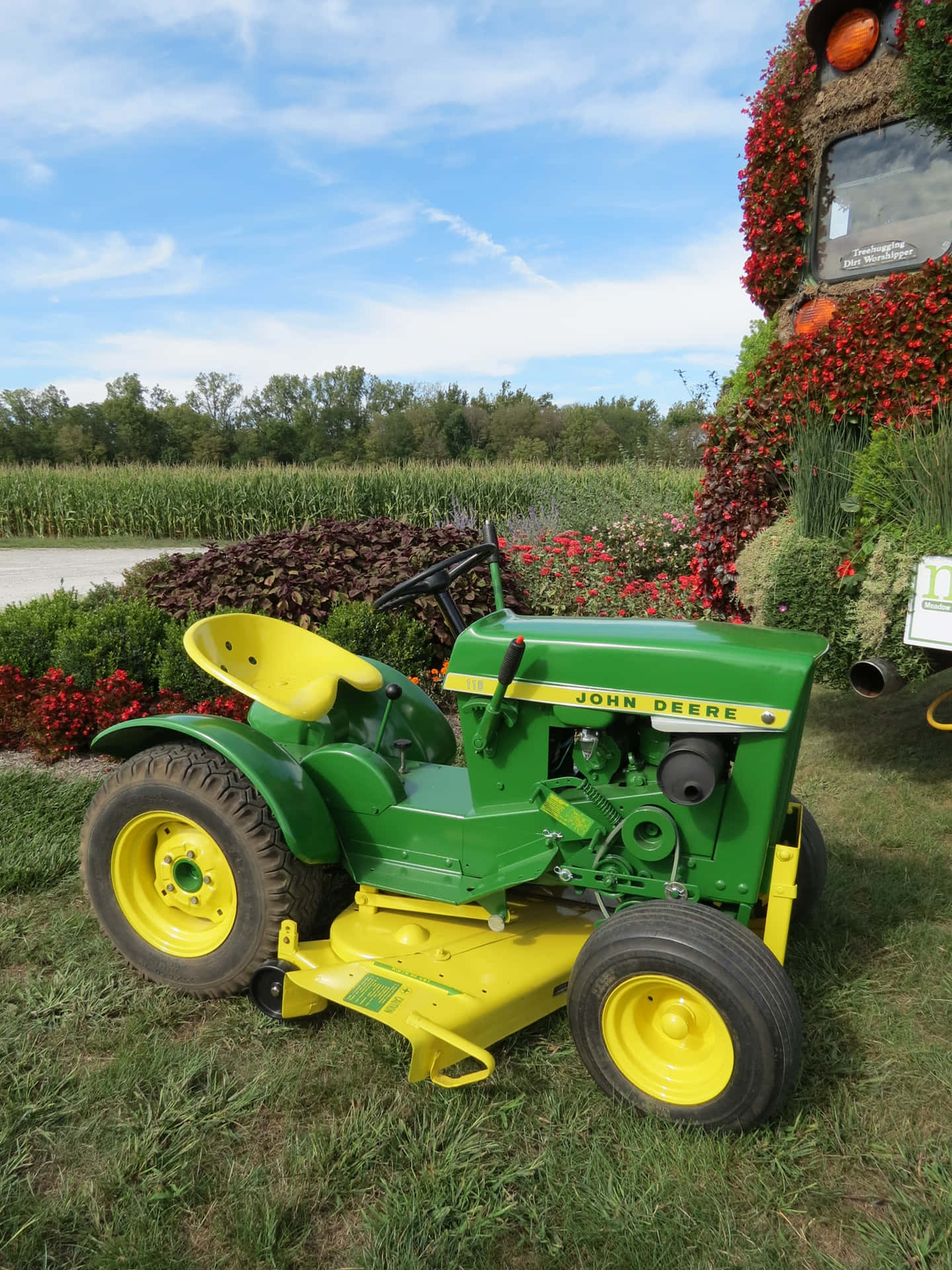 Imagende Un Tractor Amarillo-verde