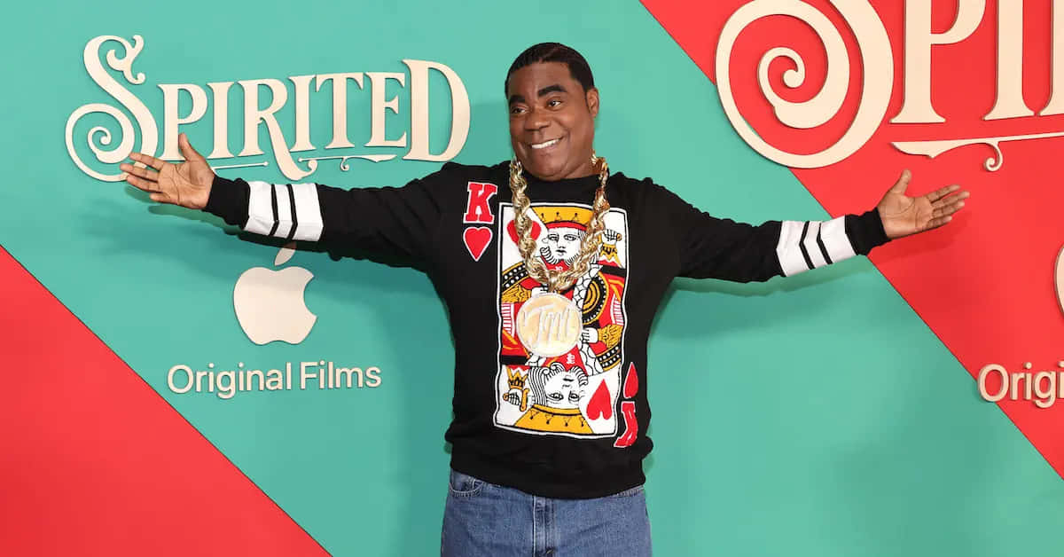 Comedian Tracy Morgan Smiling in a Photoshoot Wallpaper