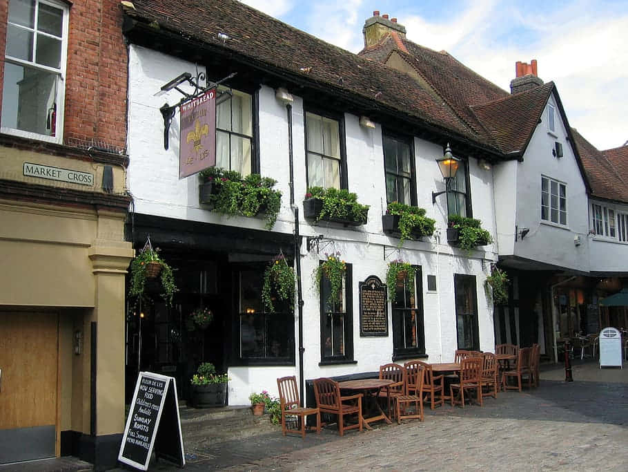 Traditional English Pub St Albans U K Wallpaper