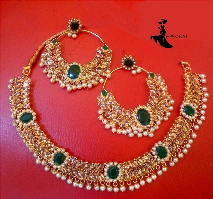 Traditional Golden Jewelry Setwith Green Stones PNG