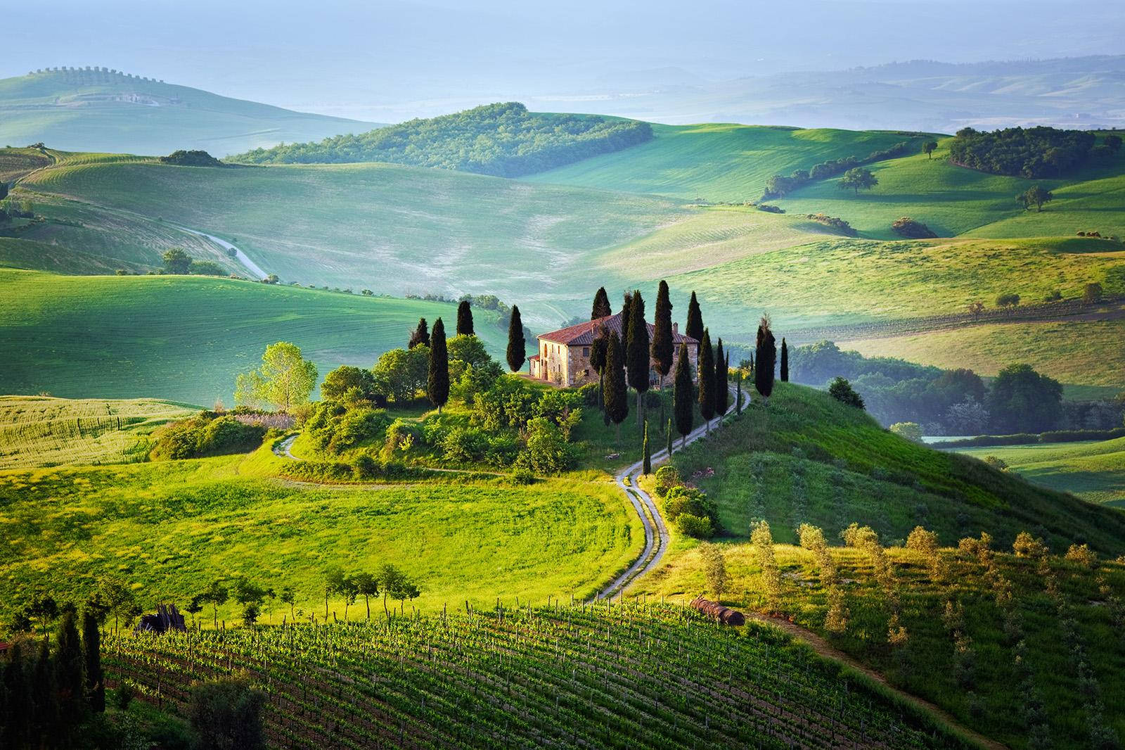 Casatradicional En La Región De La Toscana, Italia. Fondo de pantalla