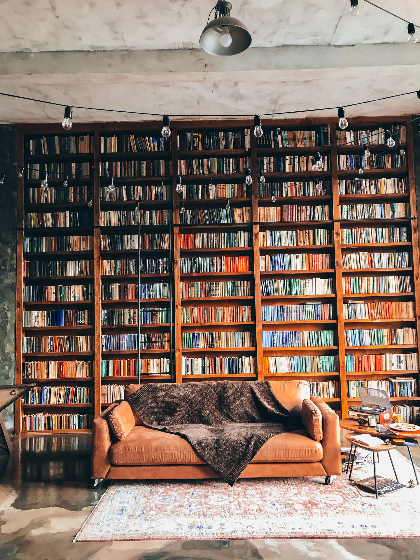 Traditional Library With Couch Wallpaper