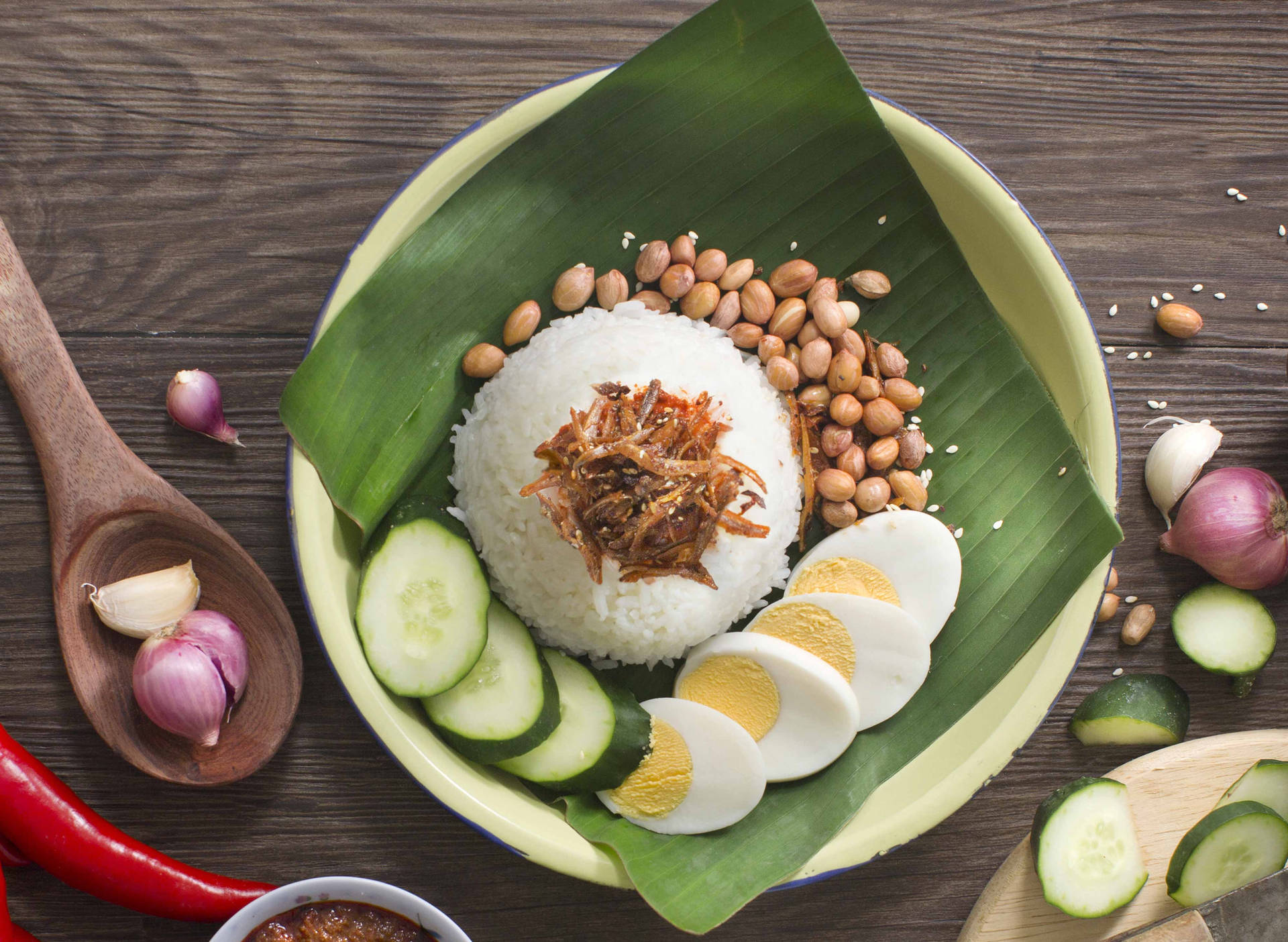 Traditionelle Malaysiske Cuisine Nasi Lemak Overhead Shot Wallpaper