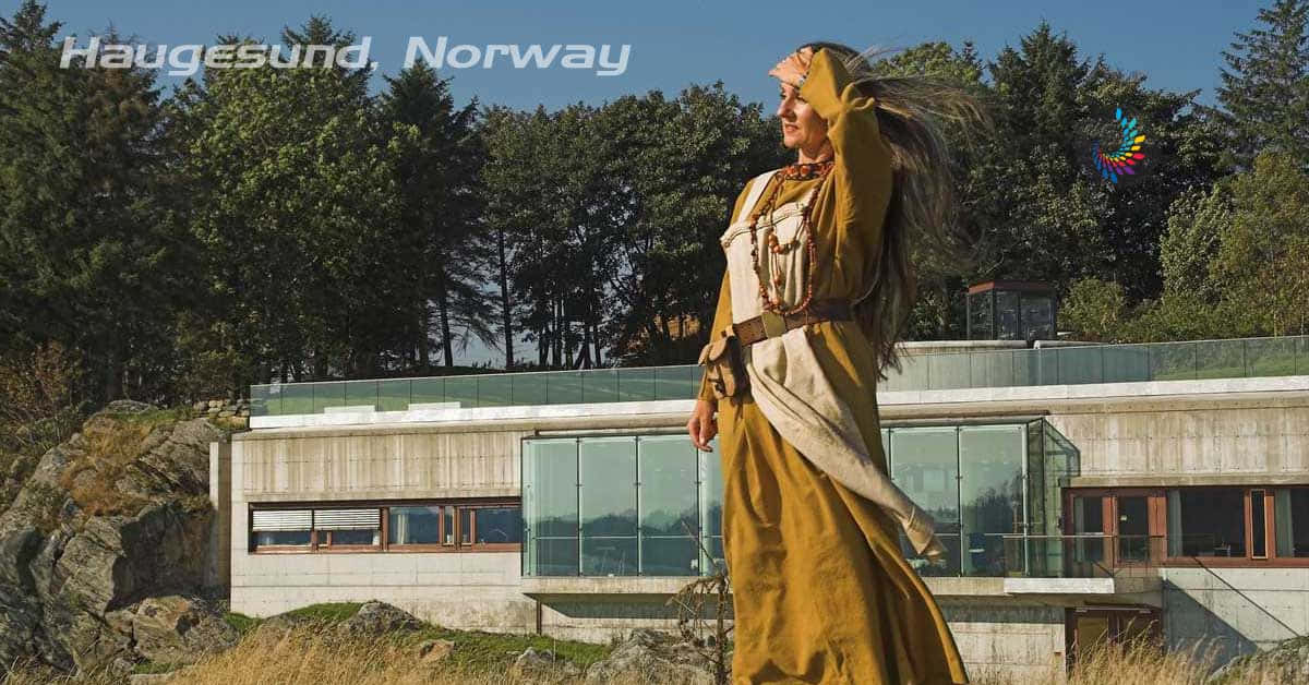 Traditional Norwegian Costume Haugesund Norway Wallpaper