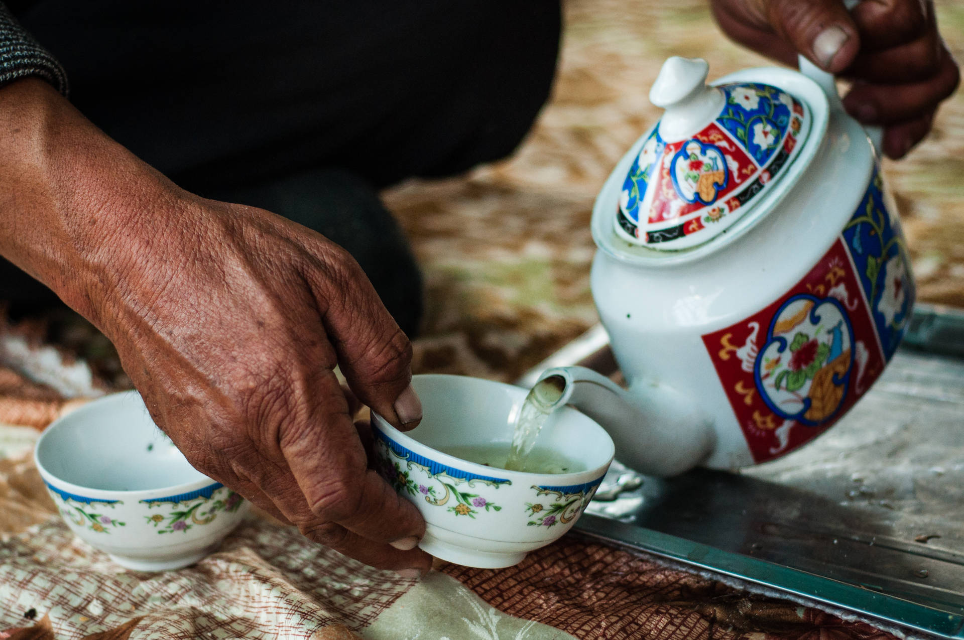 Tè Tradizionale Che Serve In Tagikistan Sfondo